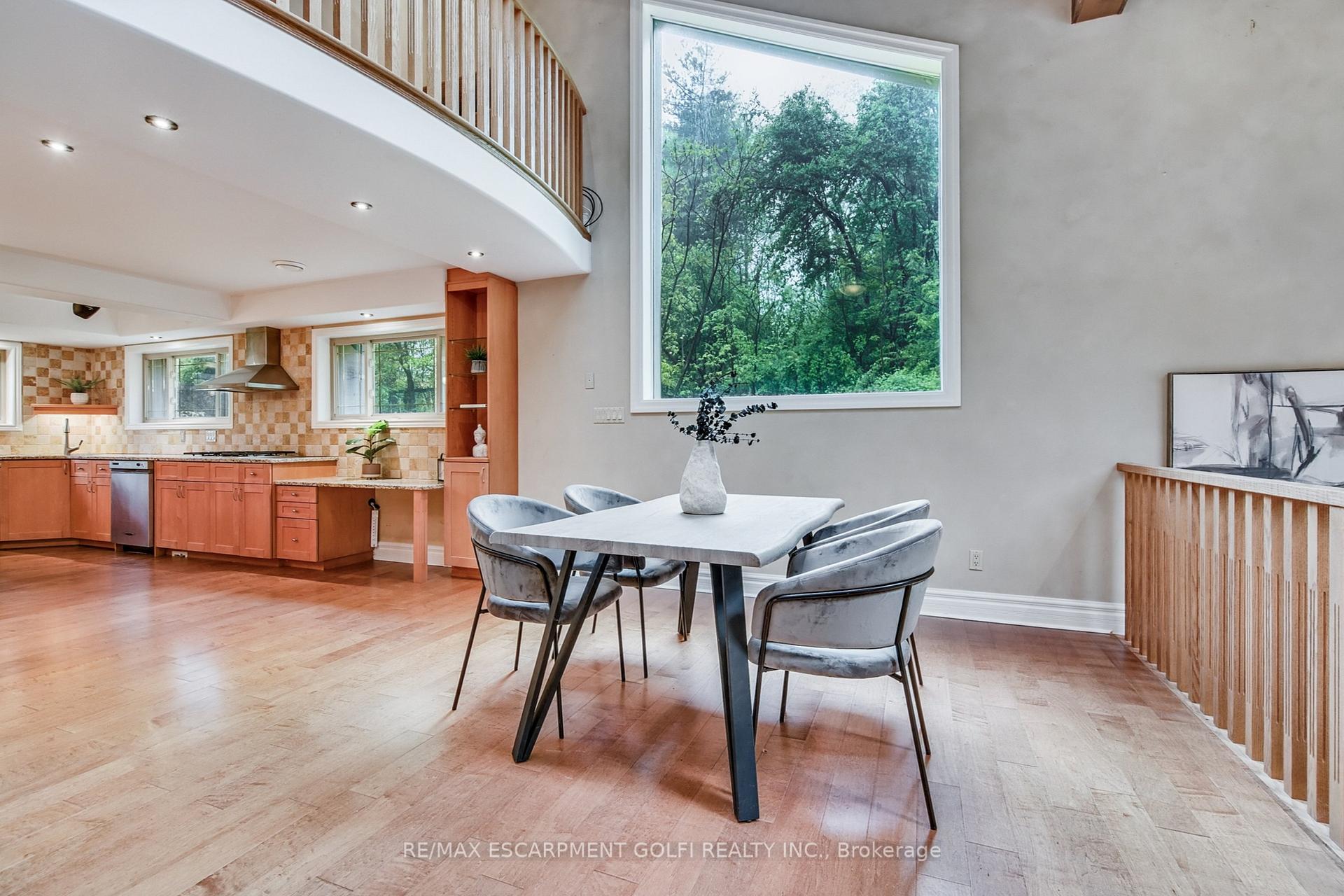 Photo 5 of 693 Powerline Road, Hamilton, Rural Ancaster — HOMEH