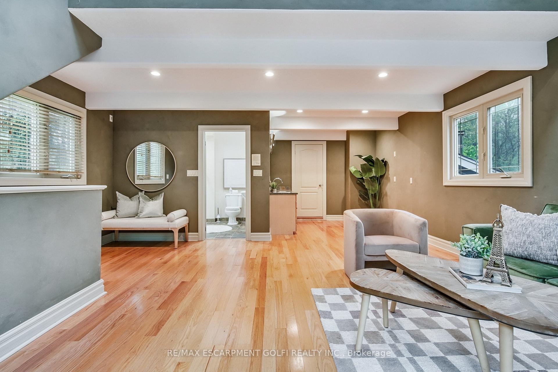 Photo 21 of 693 Powerline Road, Hamilton, Rural Ancaster — HOMEH