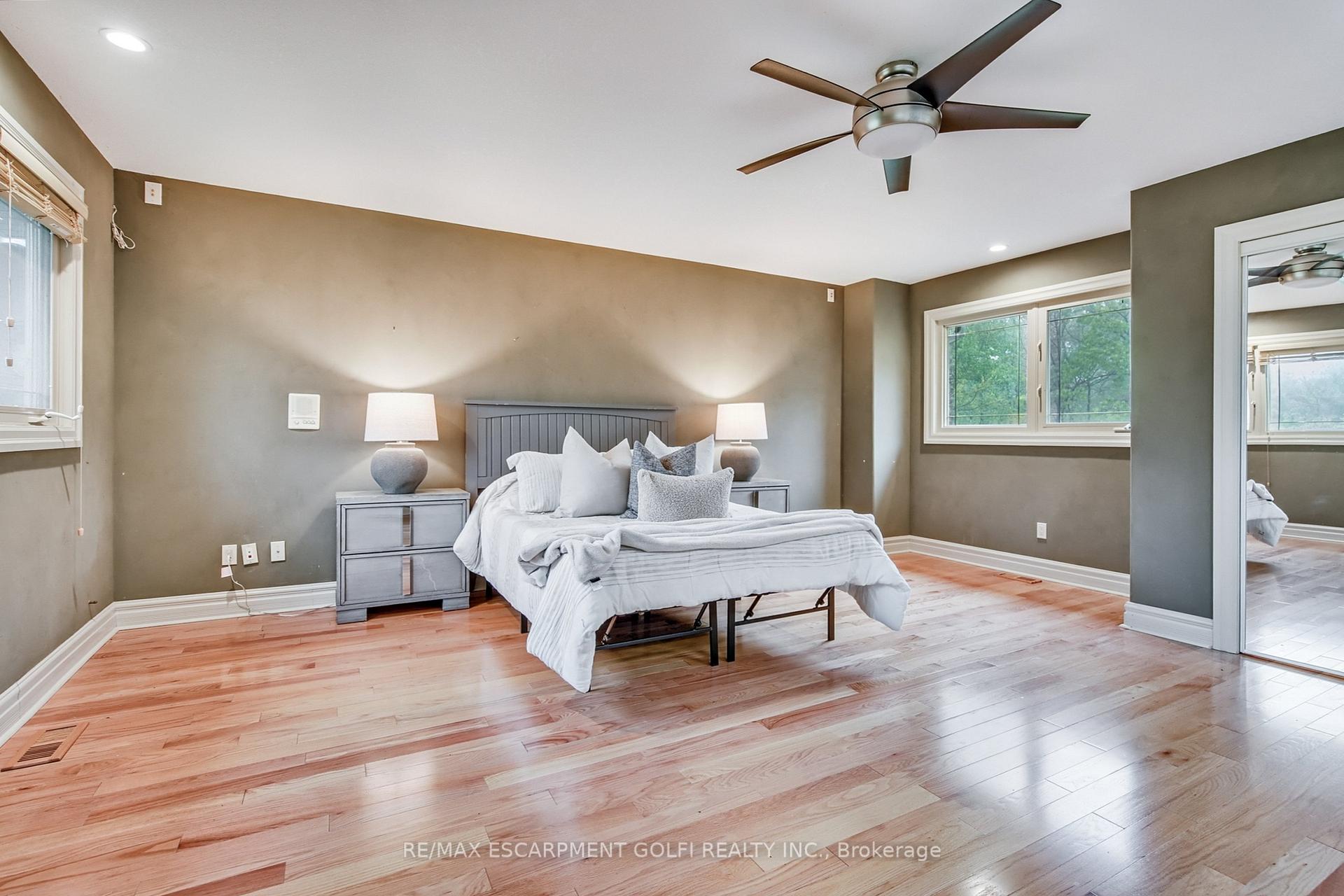 Photo 11 of 693 Powerline Road, Hamilton, Rural Ancaster — HOMEH