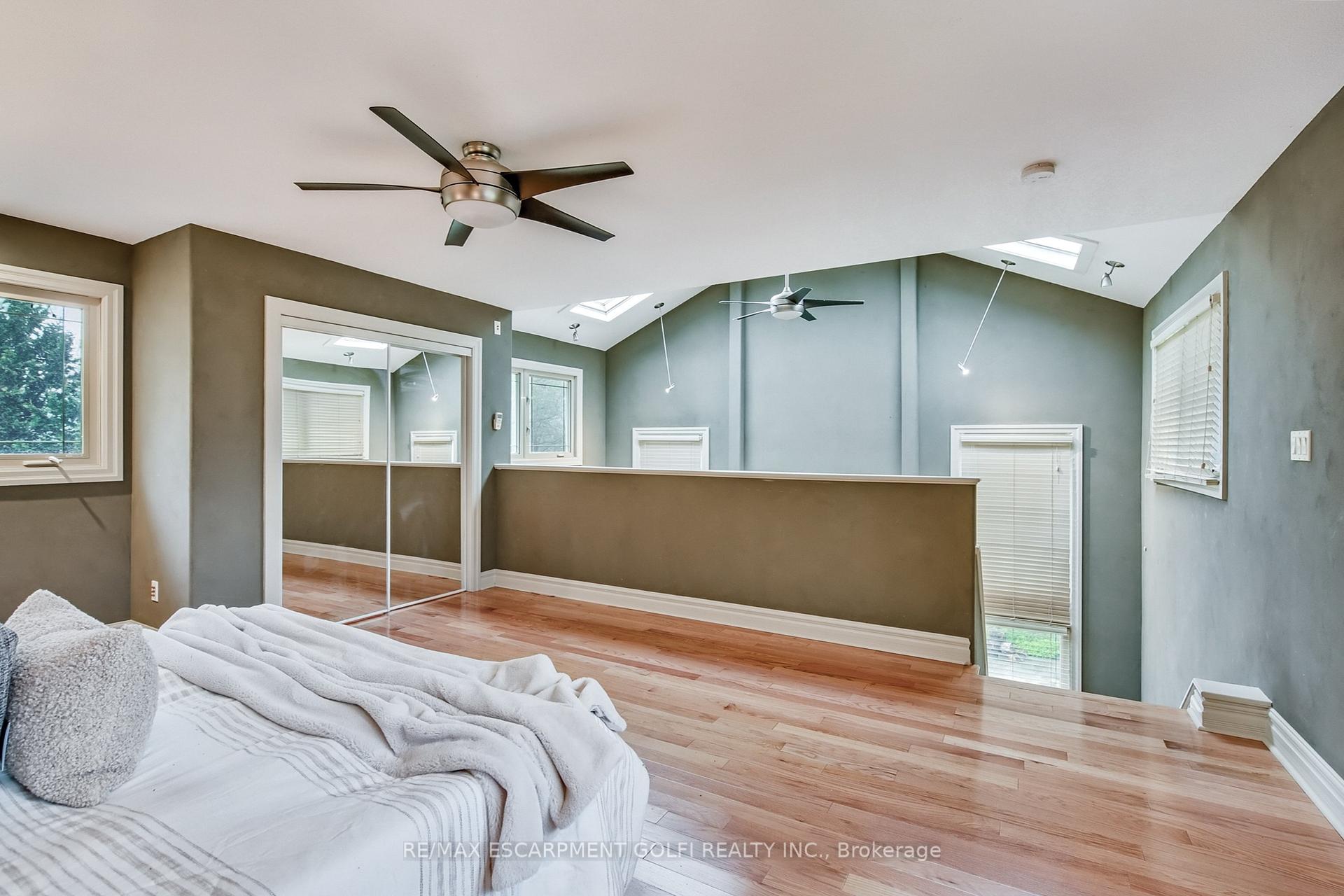 Photo 18 of 693 Powerline Road, Hamilton, Rural Ancaster — HOMEH