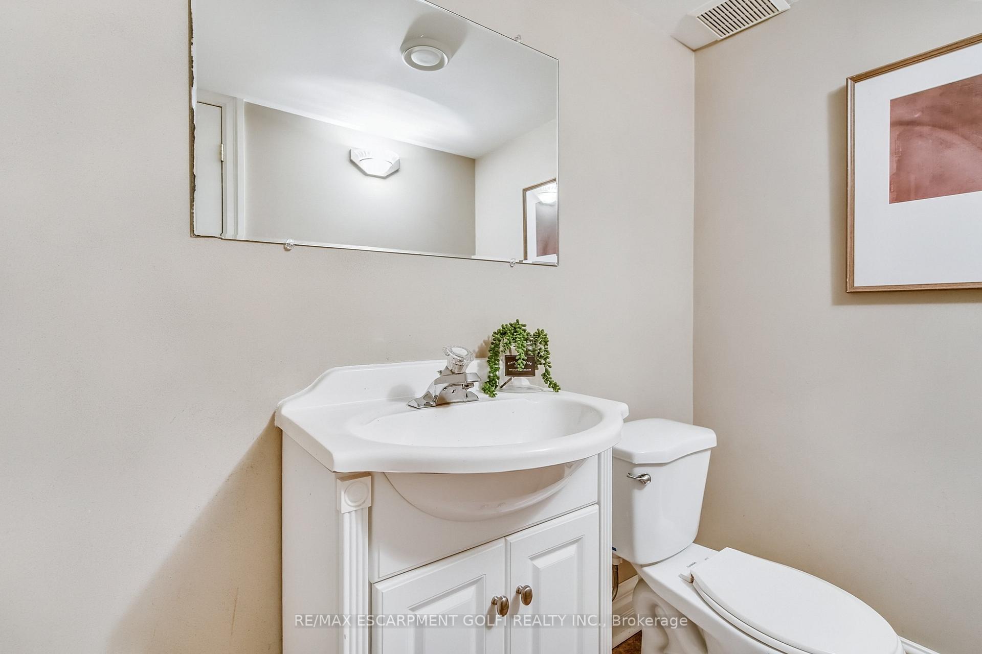 Photo 15 of 693 Powerline Road, Hamilton, Rural Ancaster — HOMEH