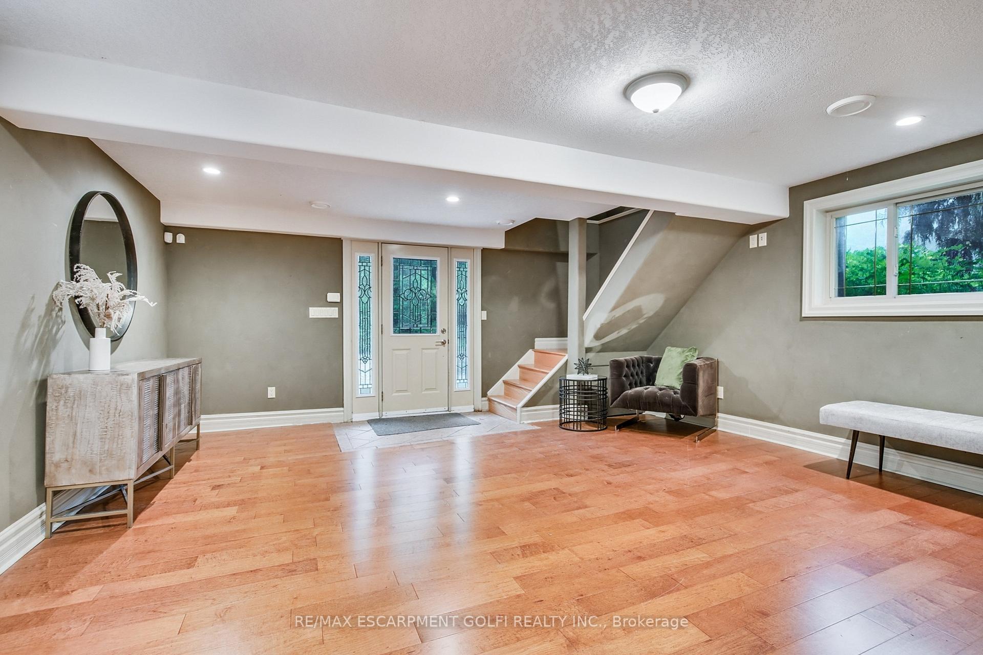 Photo 26 of 693 Powerline Road, Hamilton, Rural Ancaster — HOMEH