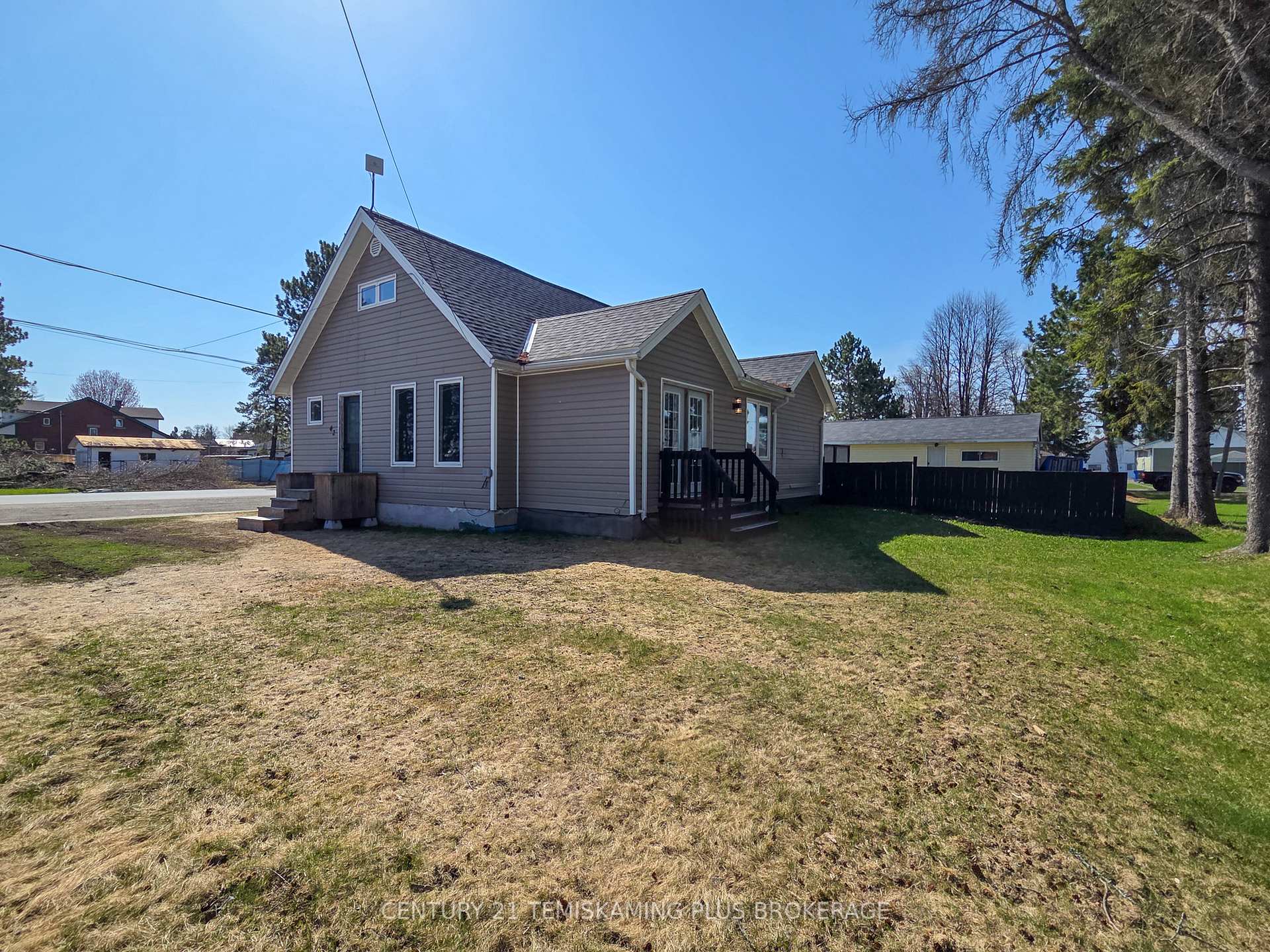 Photo 9 of 42 5th Avenue, Englehart — HOMEH