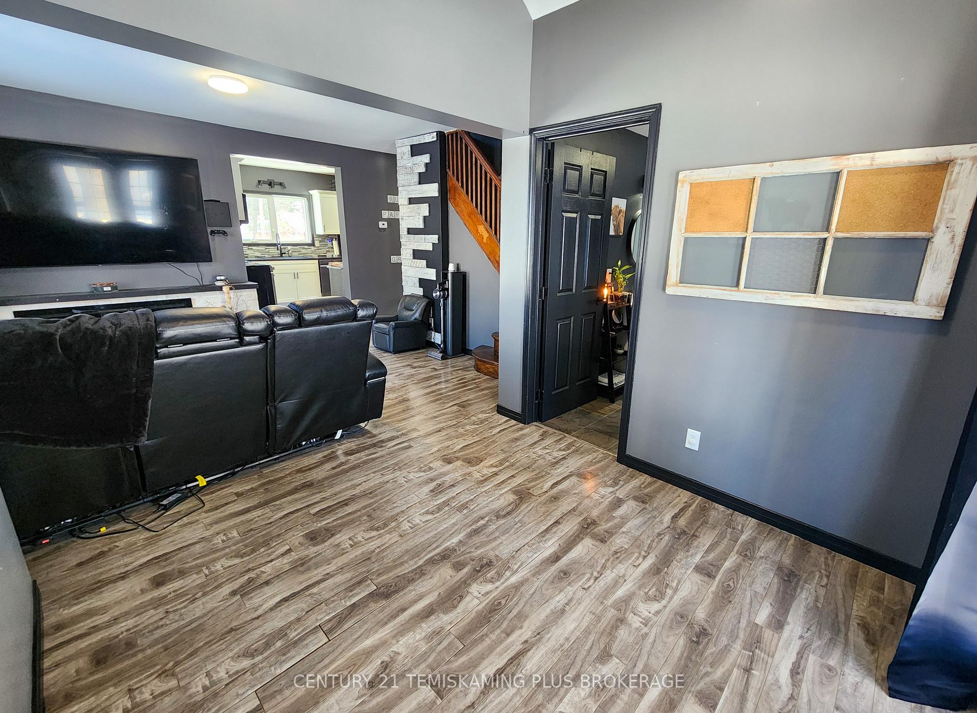 Photo 6 of 42 5th Avenue, Englehart — HOMEH