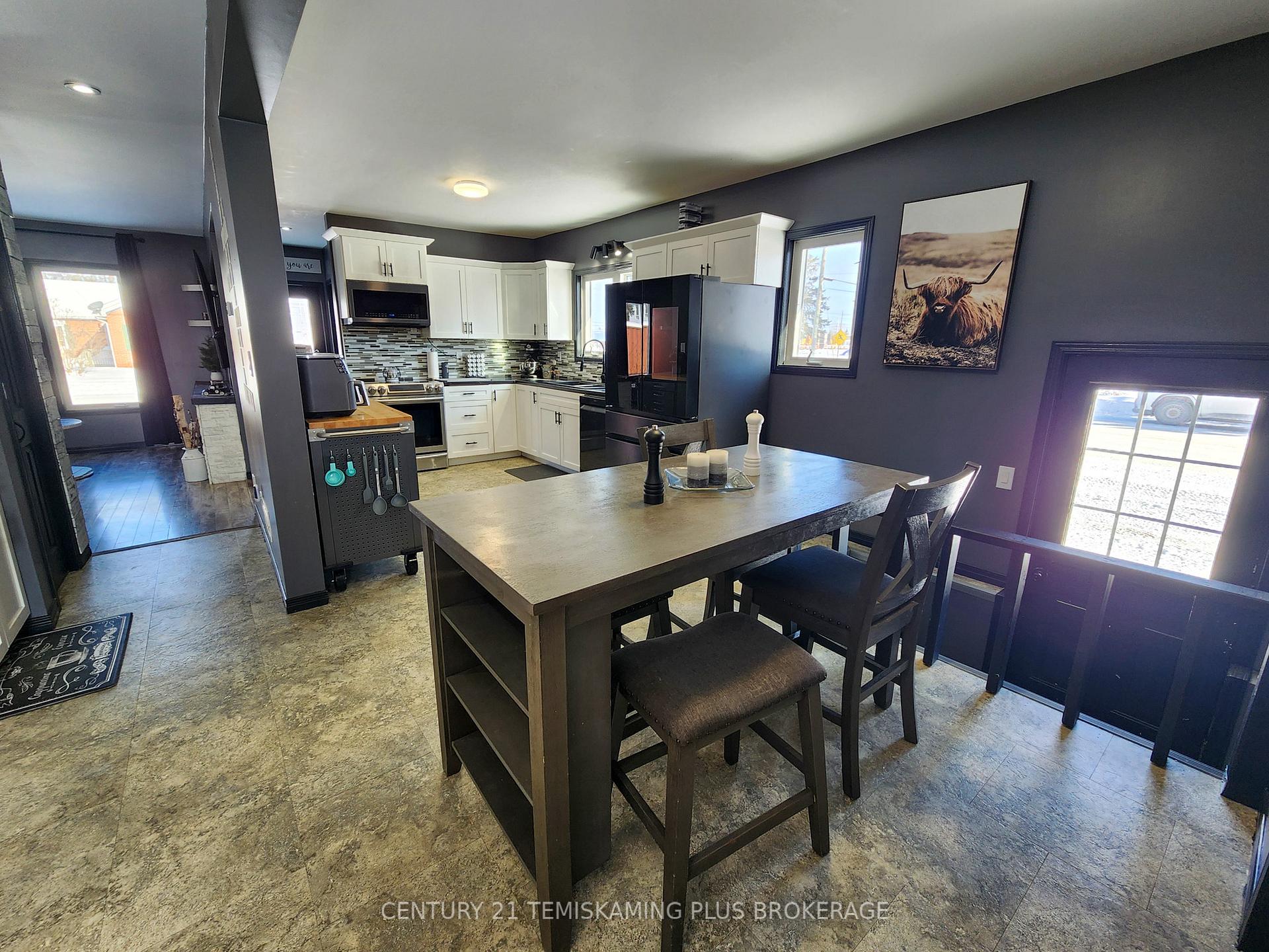 Photo 13 of 42 5th Avenue, Englehart — HOMEH