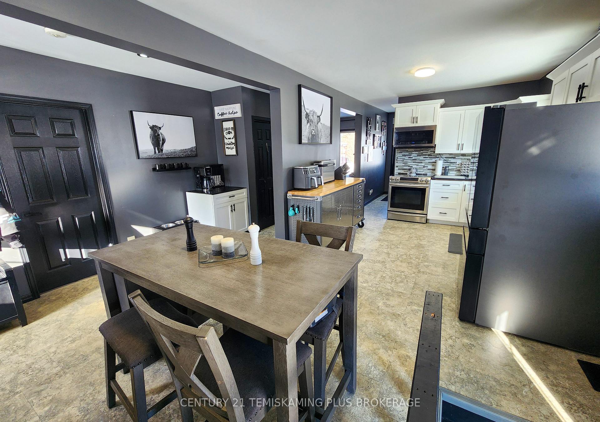 Photo 10 of 42 5th Avenue, Englehart — HOMEH