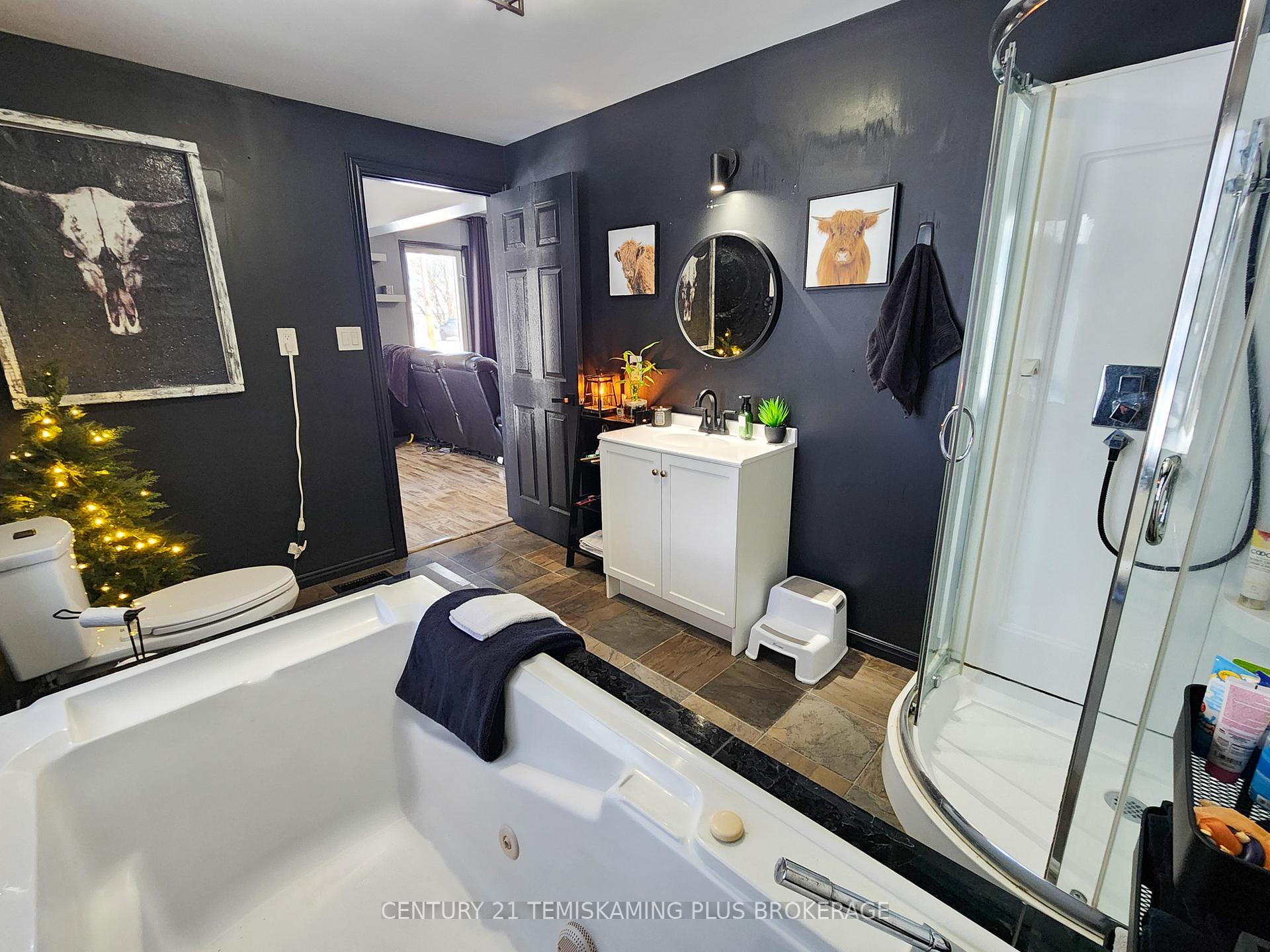 Photo 16 of 42 5th Avenue, Englehart — HOMEH