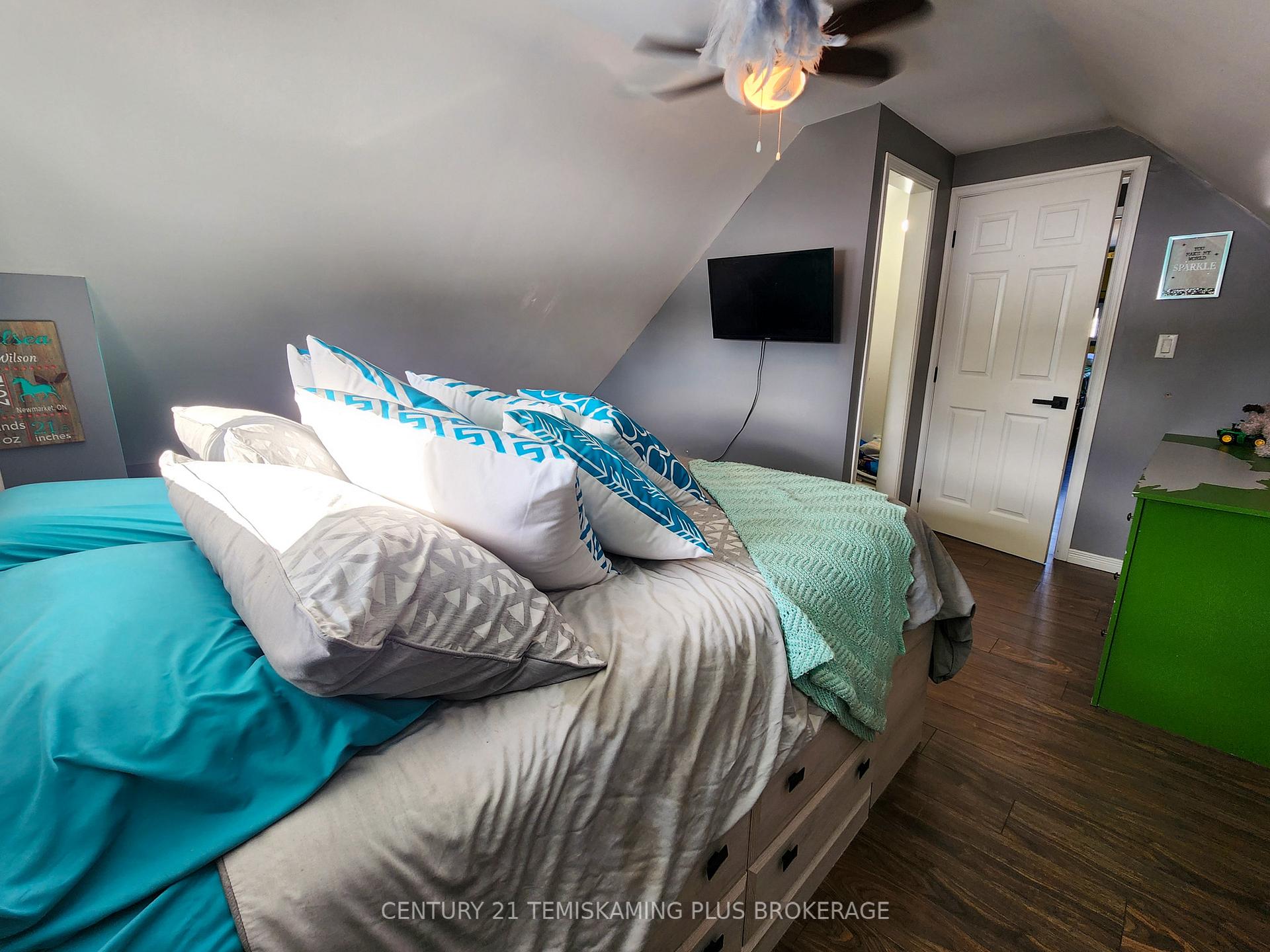 Photo 23 of 42 5th Avenue, Englehart — HOMEH