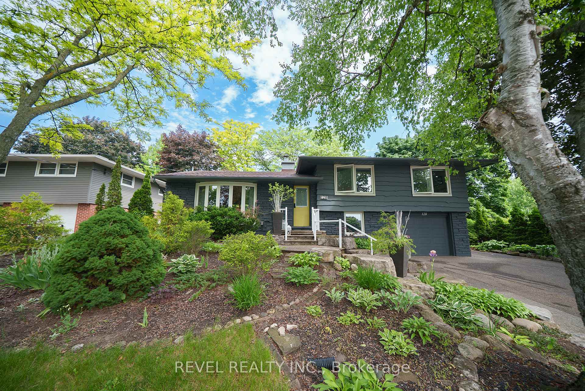 Photo 1 of 128 Blueridge Avenue, Kitchener — HOMEH