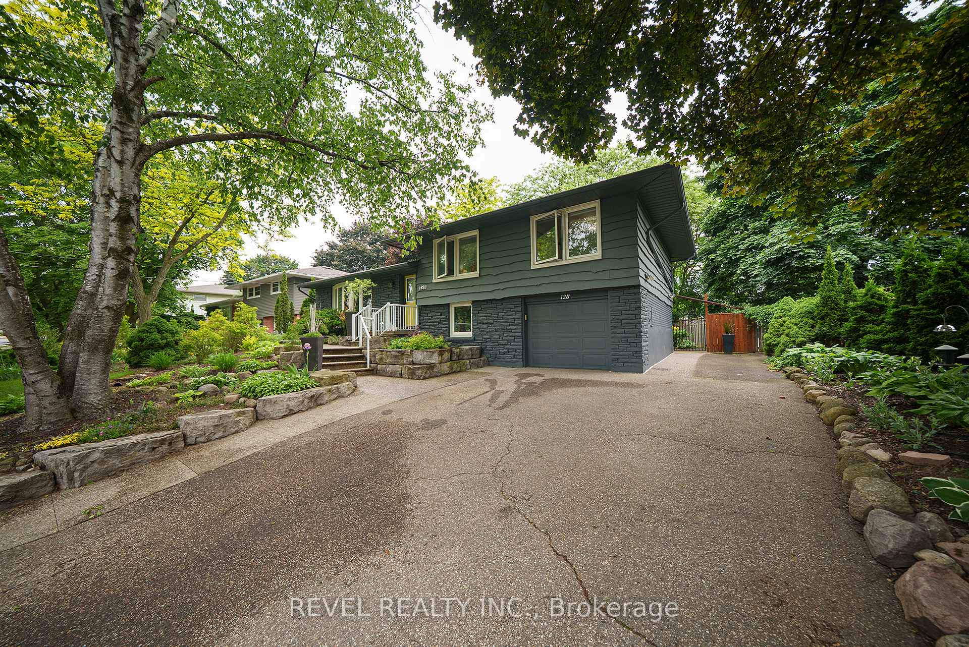 Photo 7 of 128 Blueridge Avenue, Kitchener — HOMEH