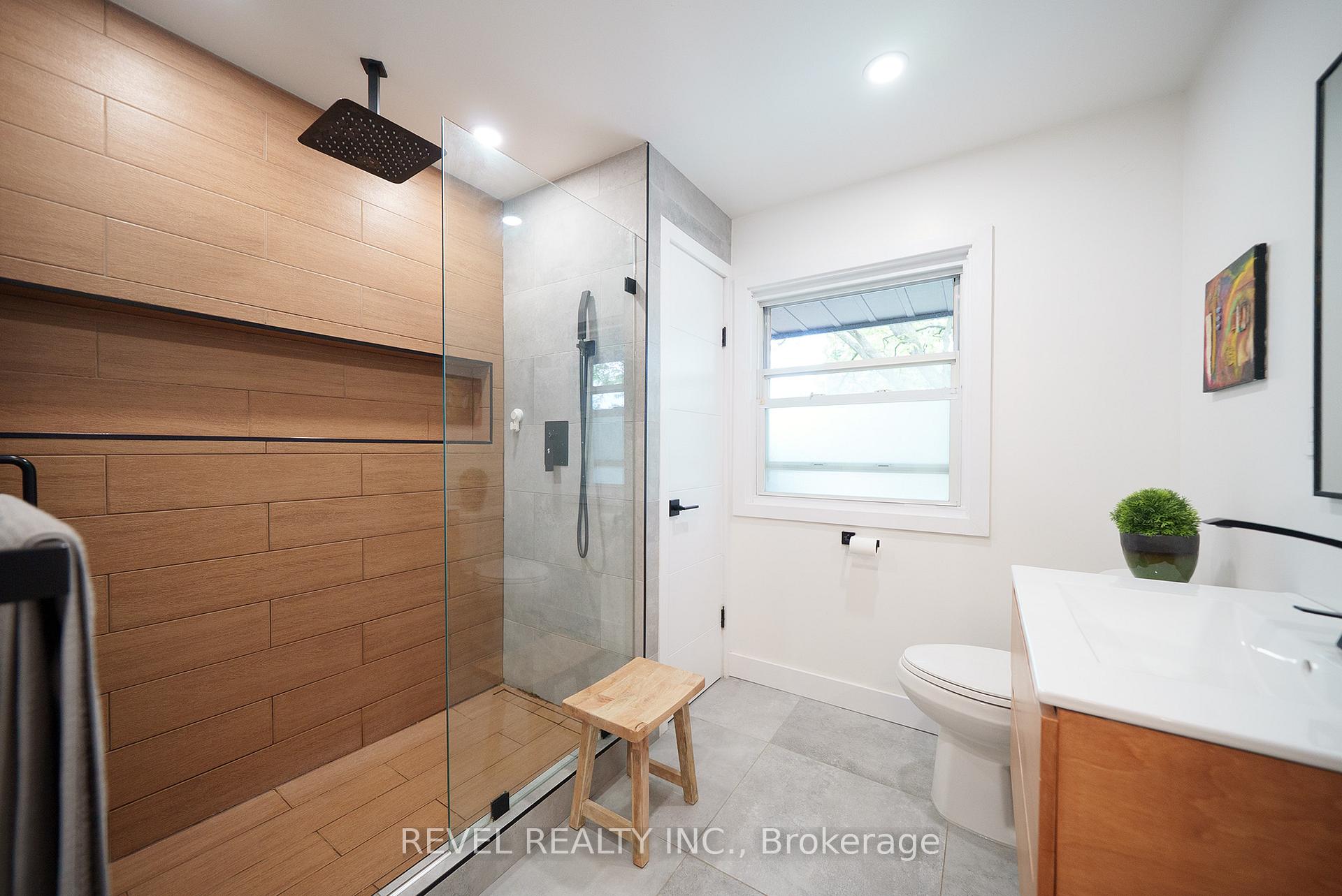 Photo 20 of 128 Blueridge Avenue, Kitchener — HOMEH