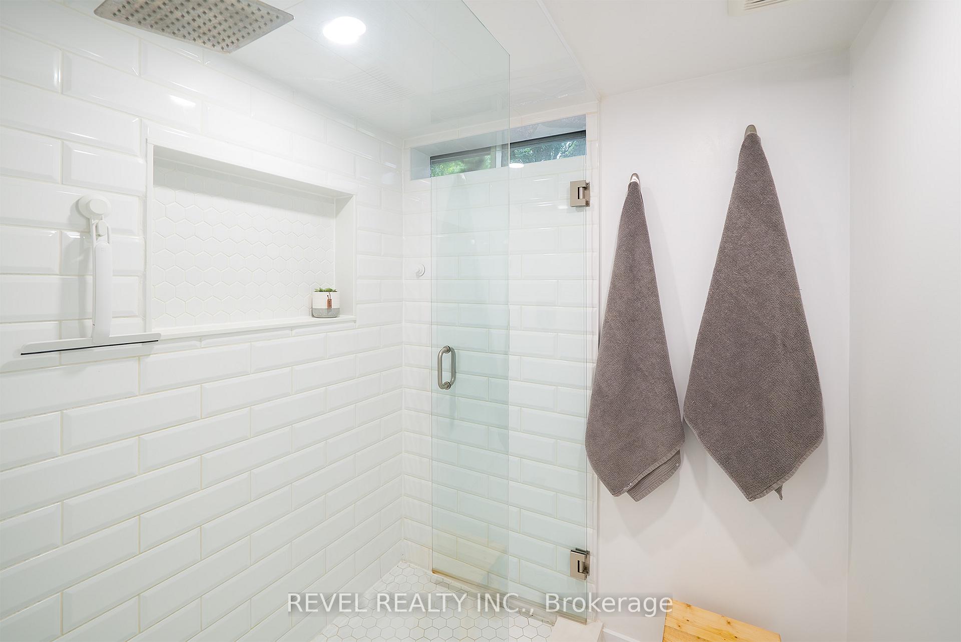 Photo 31 of 128 Blueridge Avenue, Kitchener — HOMEH