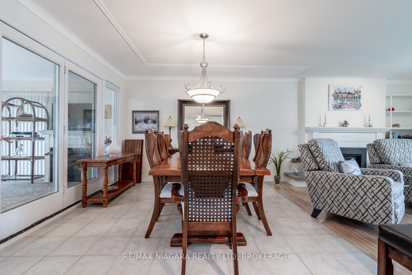 Photo 9 of 48 Lockview Crescent, St. Catharines, Bunting/Linwell — HOMEH