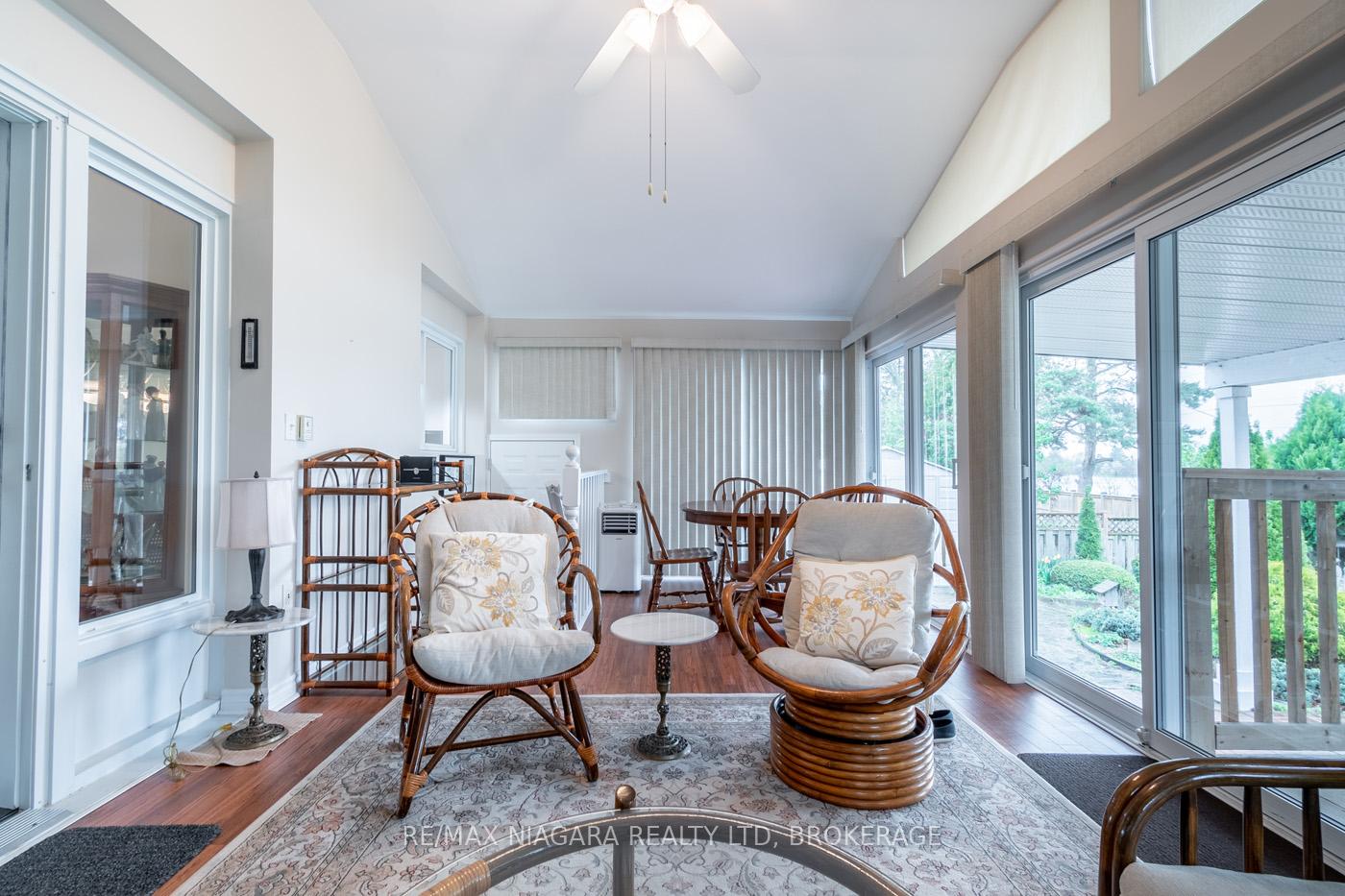 Photo 15 of 48 Lockview Crescent, St. Catharines, Bunting/Linwell — HOMEH