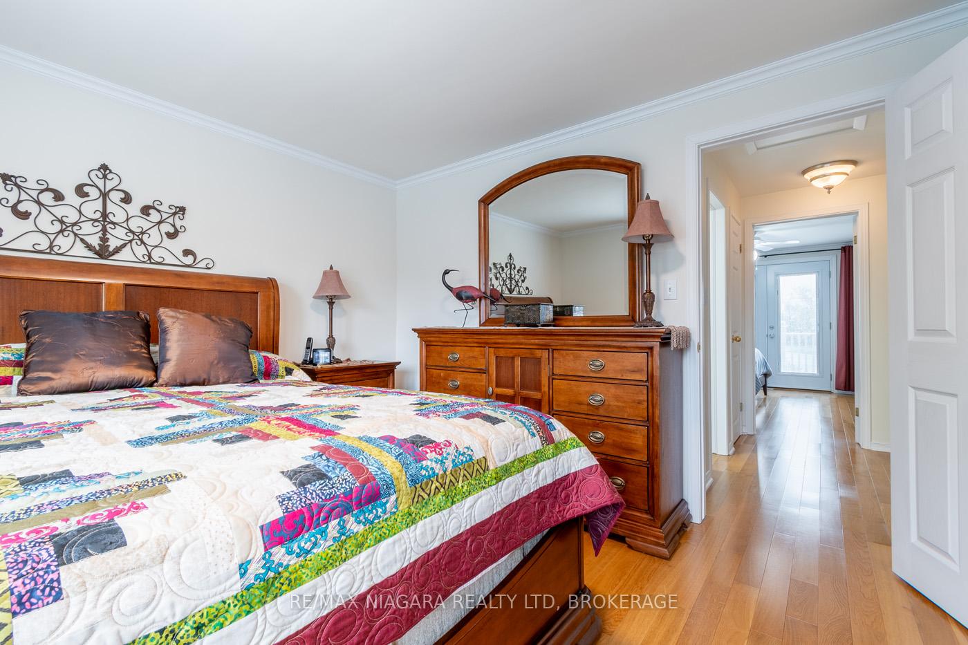 Photo 35 of 48 Lockview Crescent, St. Catharines, Bunting/Linwell — HOMEH