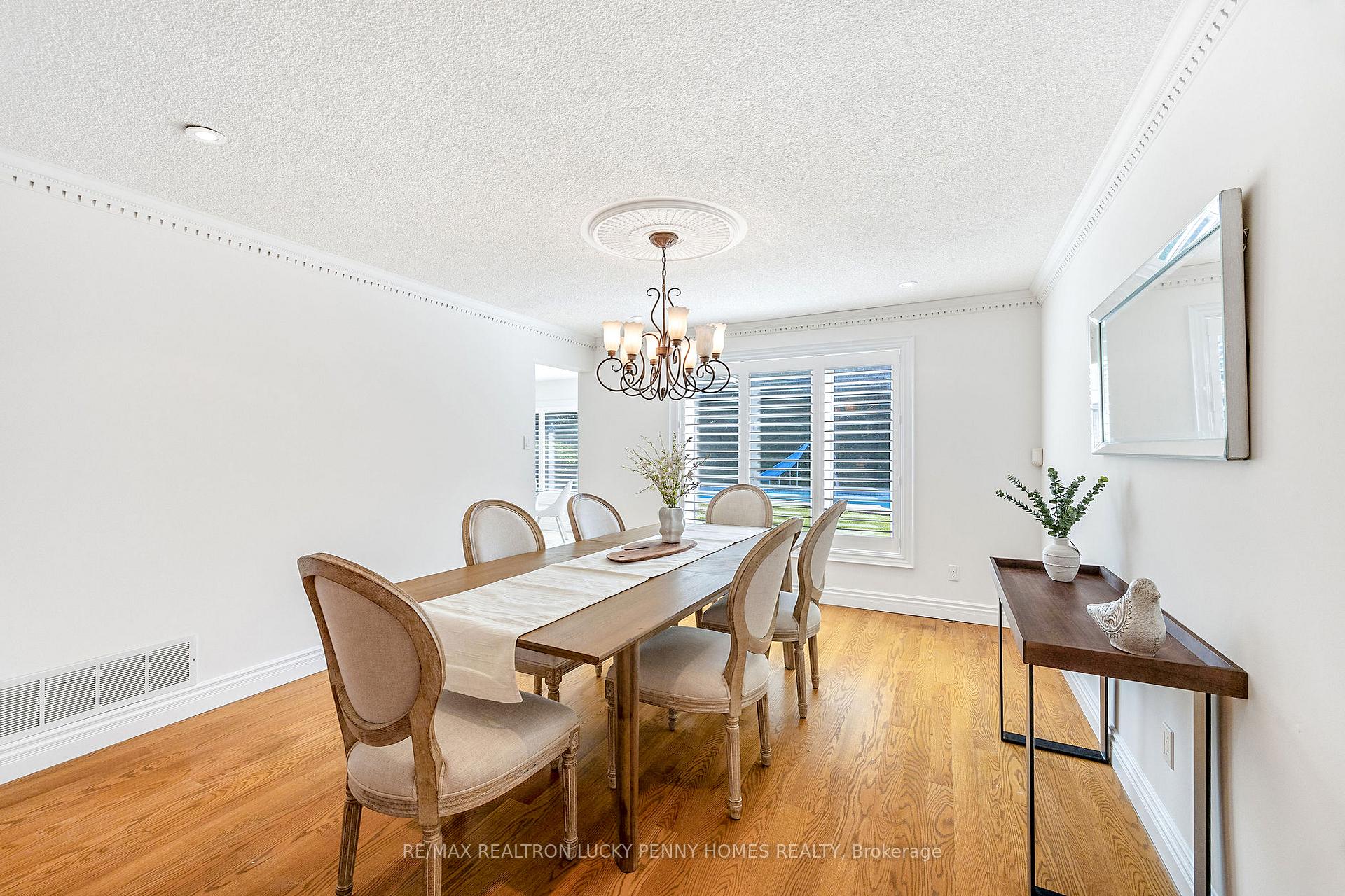 Photo 23 of 126 Aitken Circle, Markham, Unionville — HOMEH