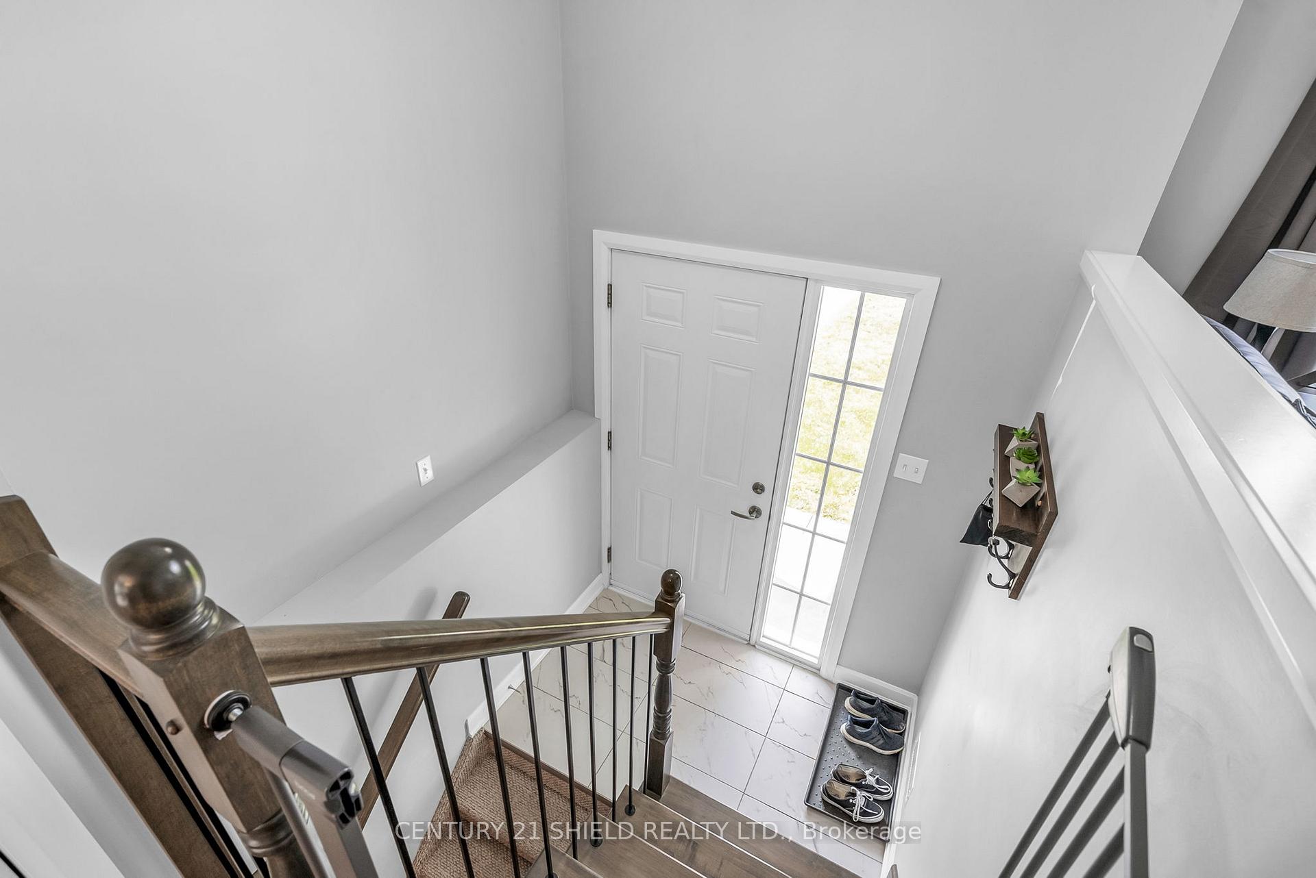 Photo 2 of 56 Cameron Crescent, Cornwall — HOMEH