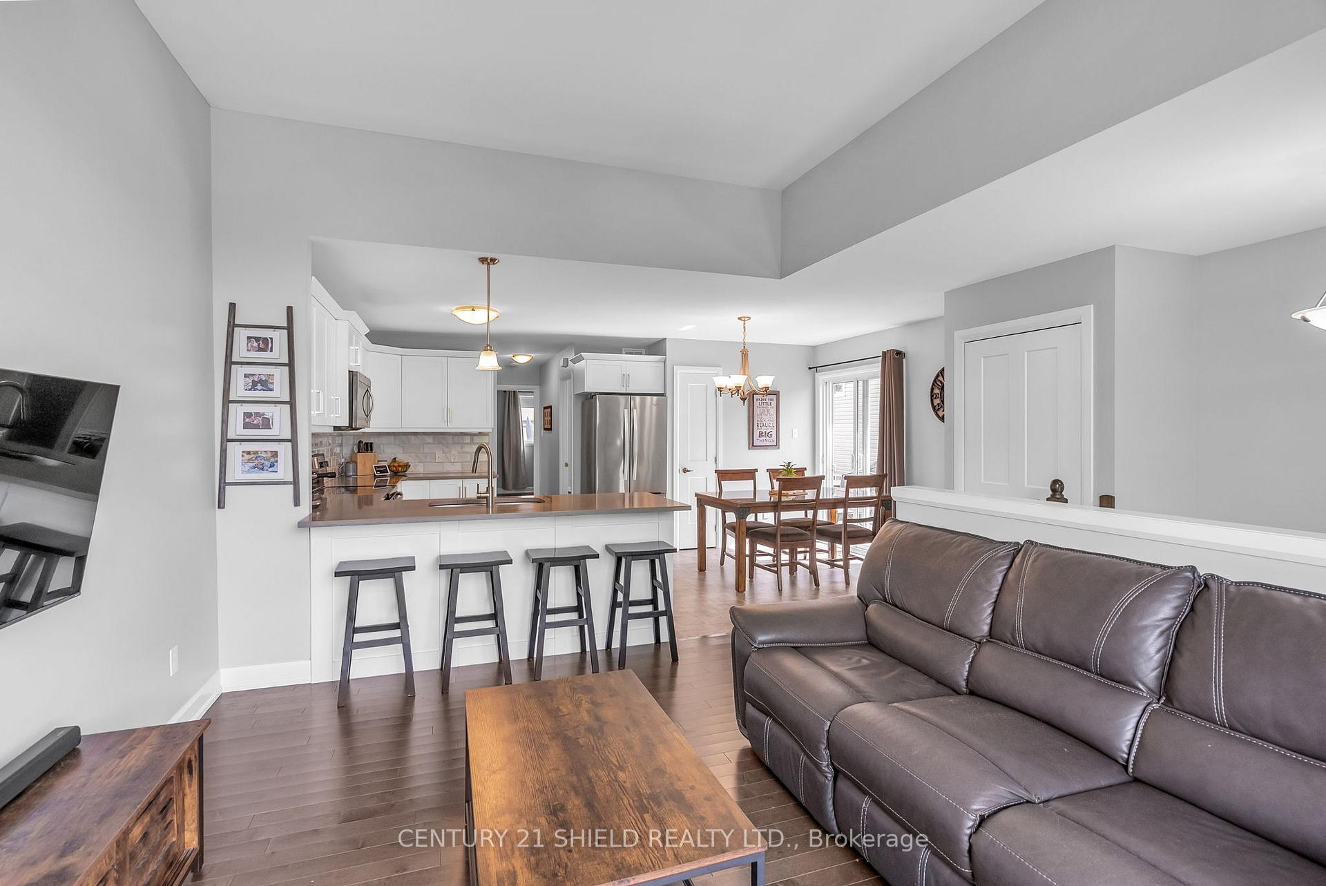Photo 4 of 56 Cameron Crescent, Cornwall — HOMEH