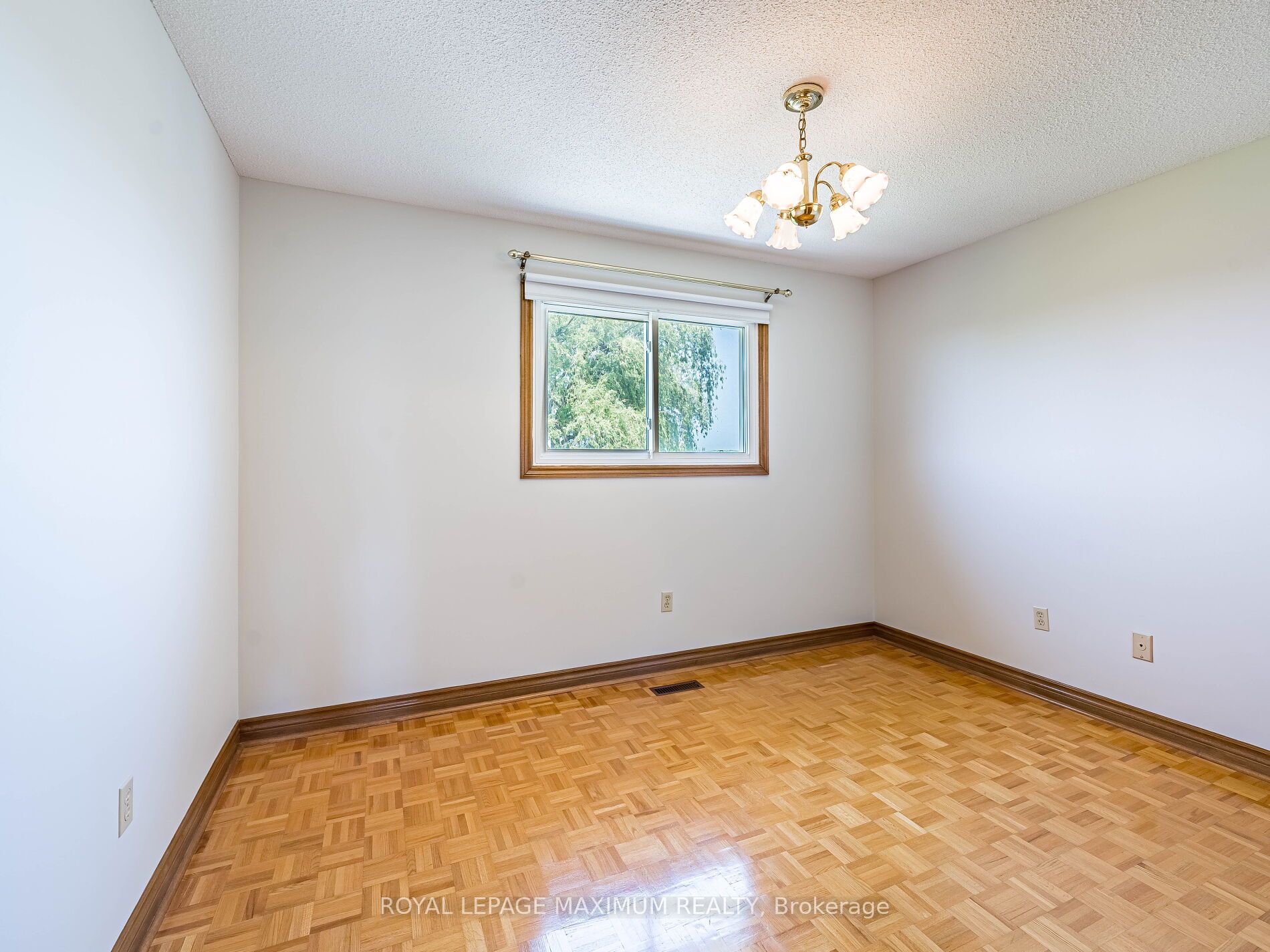 Photo 24 of 131 Kaiser Drive, Vaughan, West Woodbridge — HOMEH