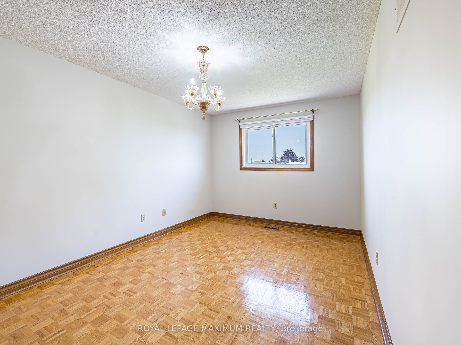 Photo 22 of 131 Kaiser Drive, Vaughan, West Woodbridge — HOMEH