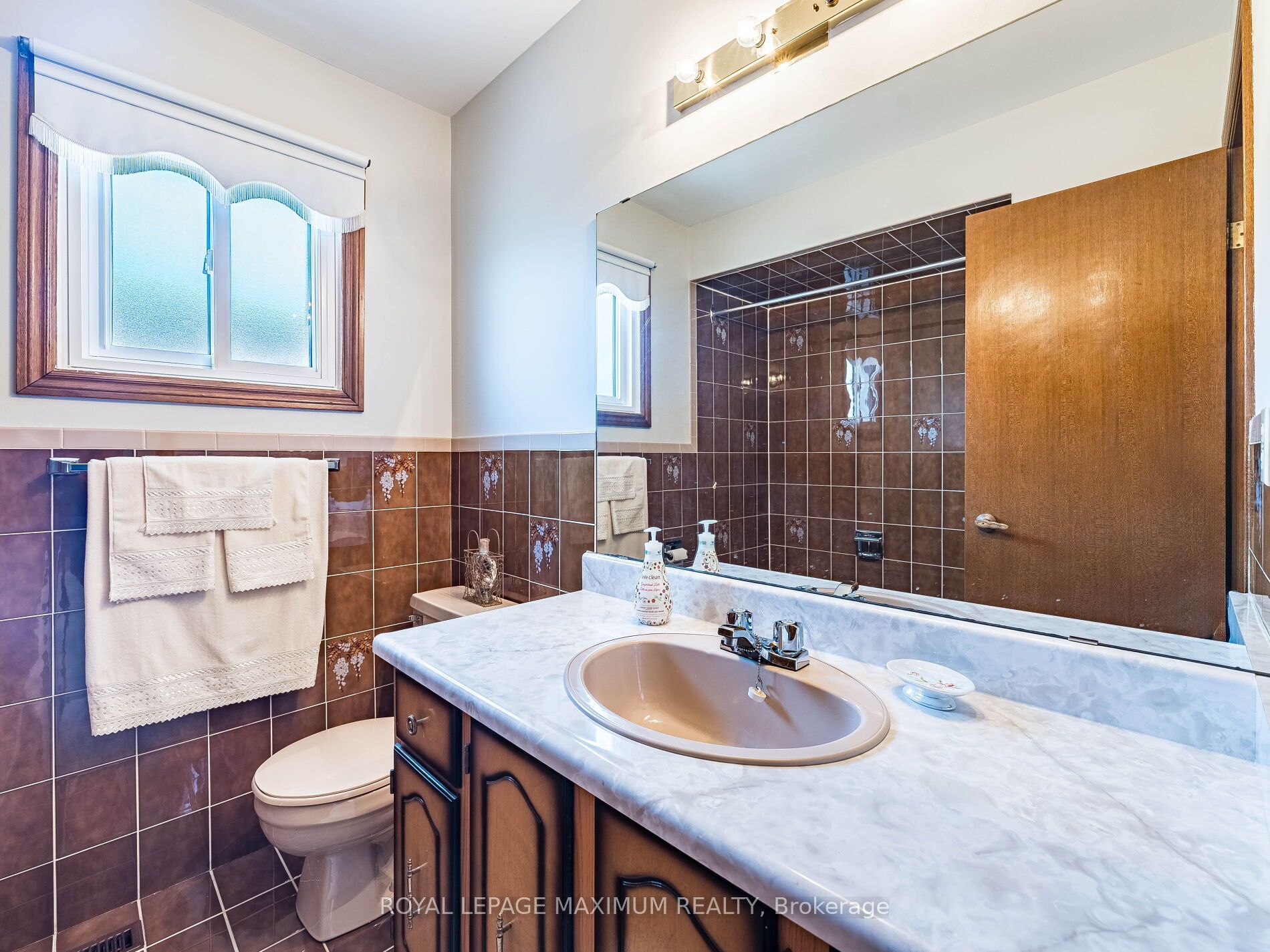 Photo 27 of 131 Kaiser Drive, Vaughan, West Woodbridge — HOMEH