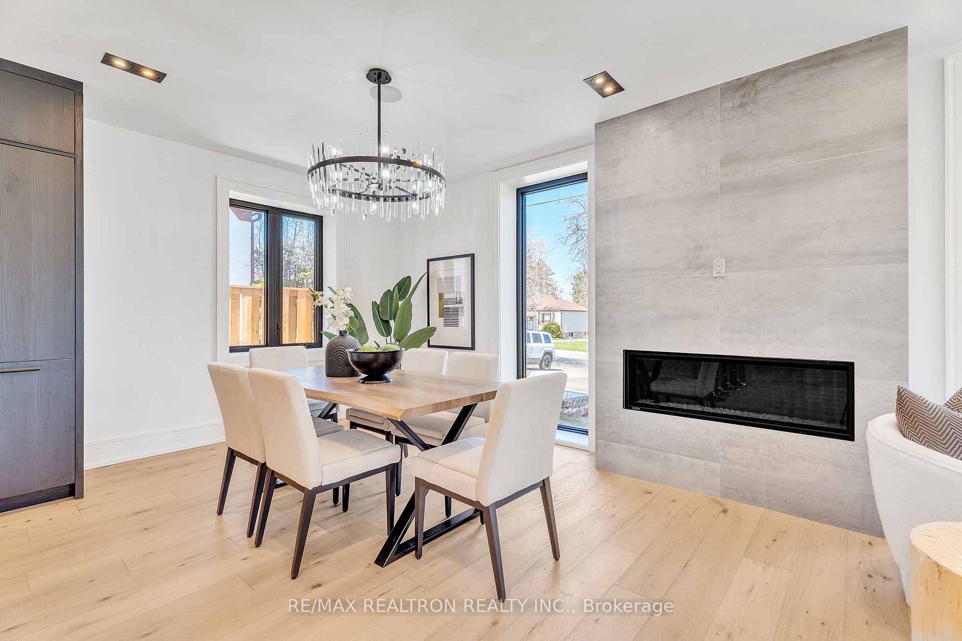 Photo 2 of 93 Highland Park Boulevard, Markham, Grandview — HOMEH