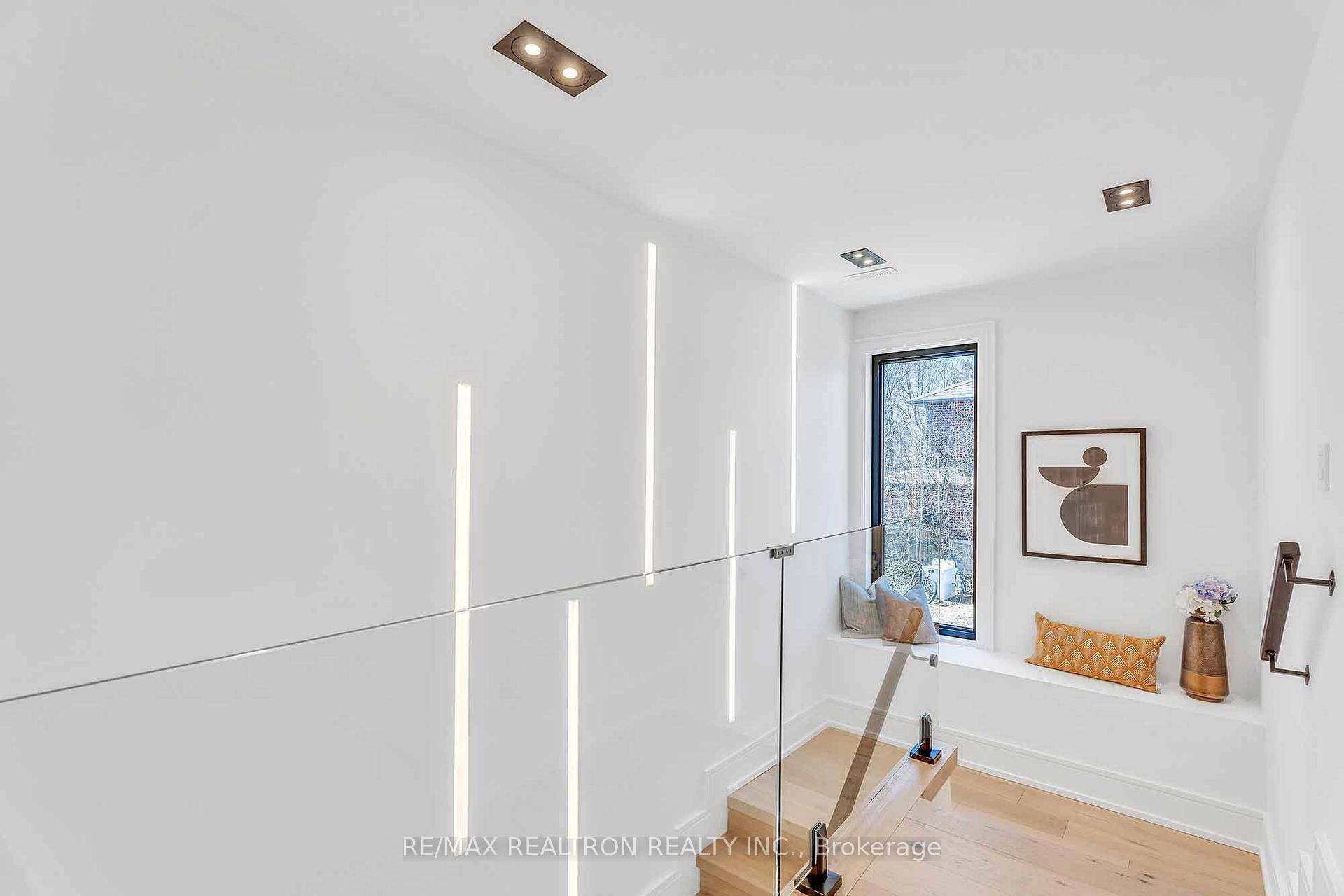 Photo 5 of 93 Highland Park Boulevard, Markham, Grandview — HOMEH