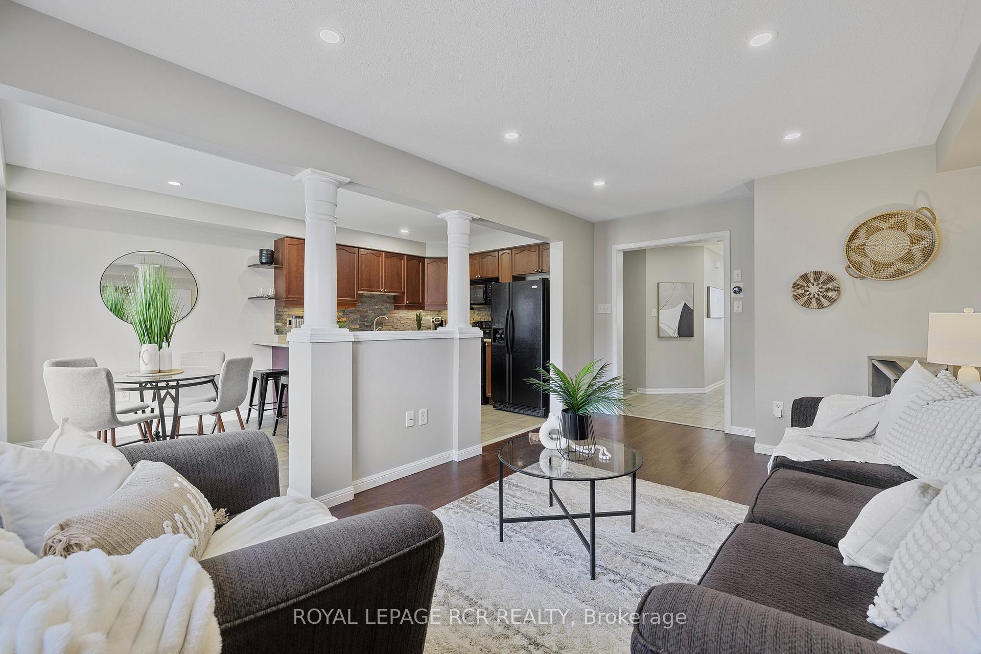 Photo 13 of 34 Childs Court, Clarington, Bowmanville — HOMEH