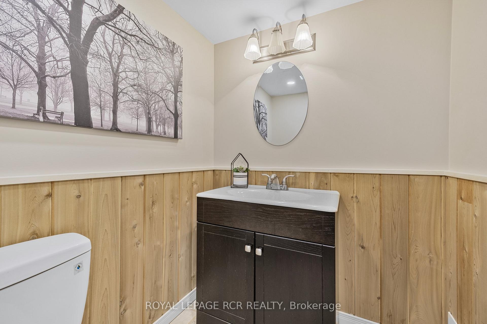 Photo 16 of 34 Childs Court, Clarington, Bowmanville — HOMEH