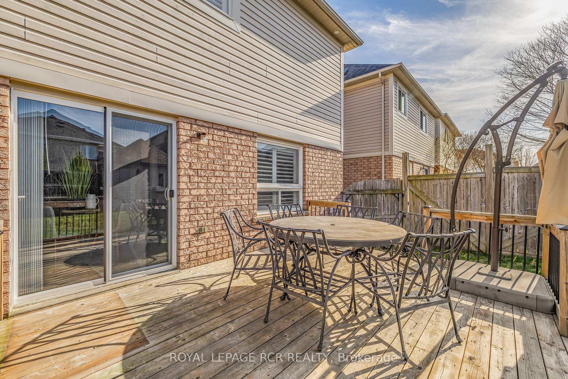 Photo 31 of 34 Childs Court, Clarington, Bowmanville — HOMEH