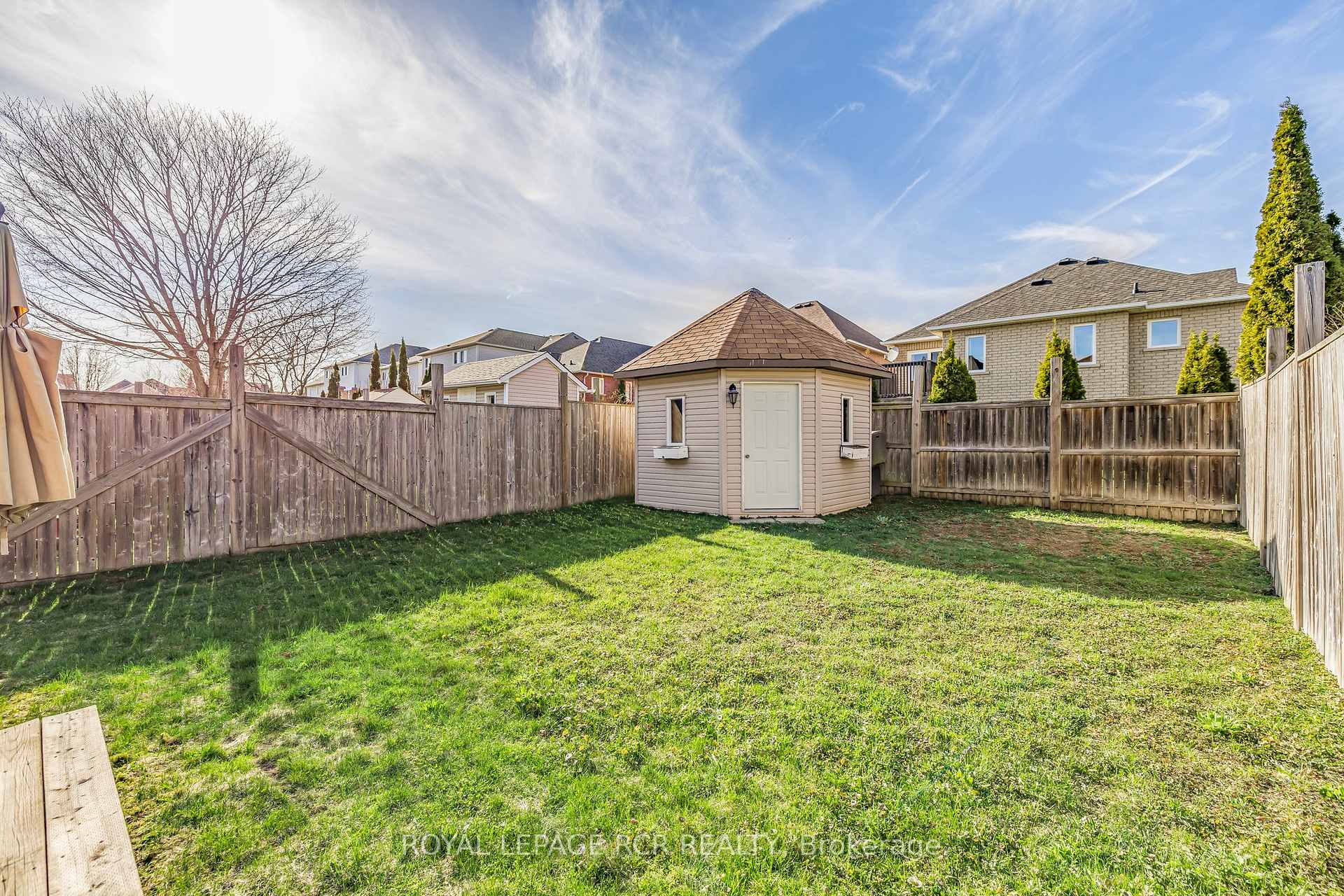 Photo 29 of 34 Childs Court, Clarington, Bowmanville — HOMEH