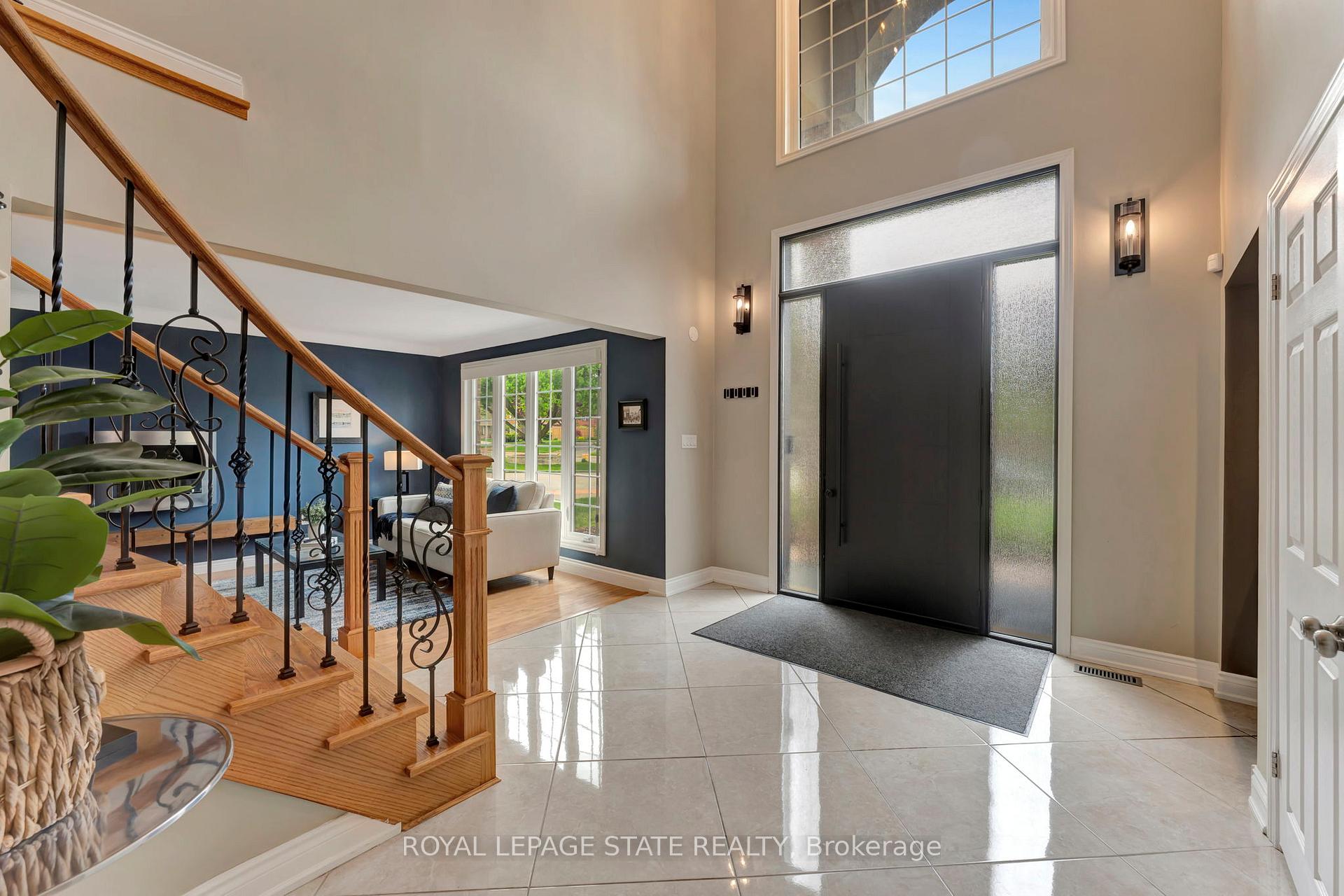Photo 2 of 660 Highvalley Road, Hamilton, Ancaster — HOMEH