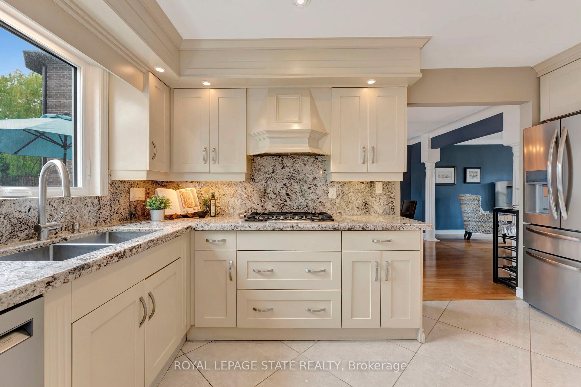Photo 5 of 660 Highvalley Road, Hamilton, Ancaster — HOMEH
