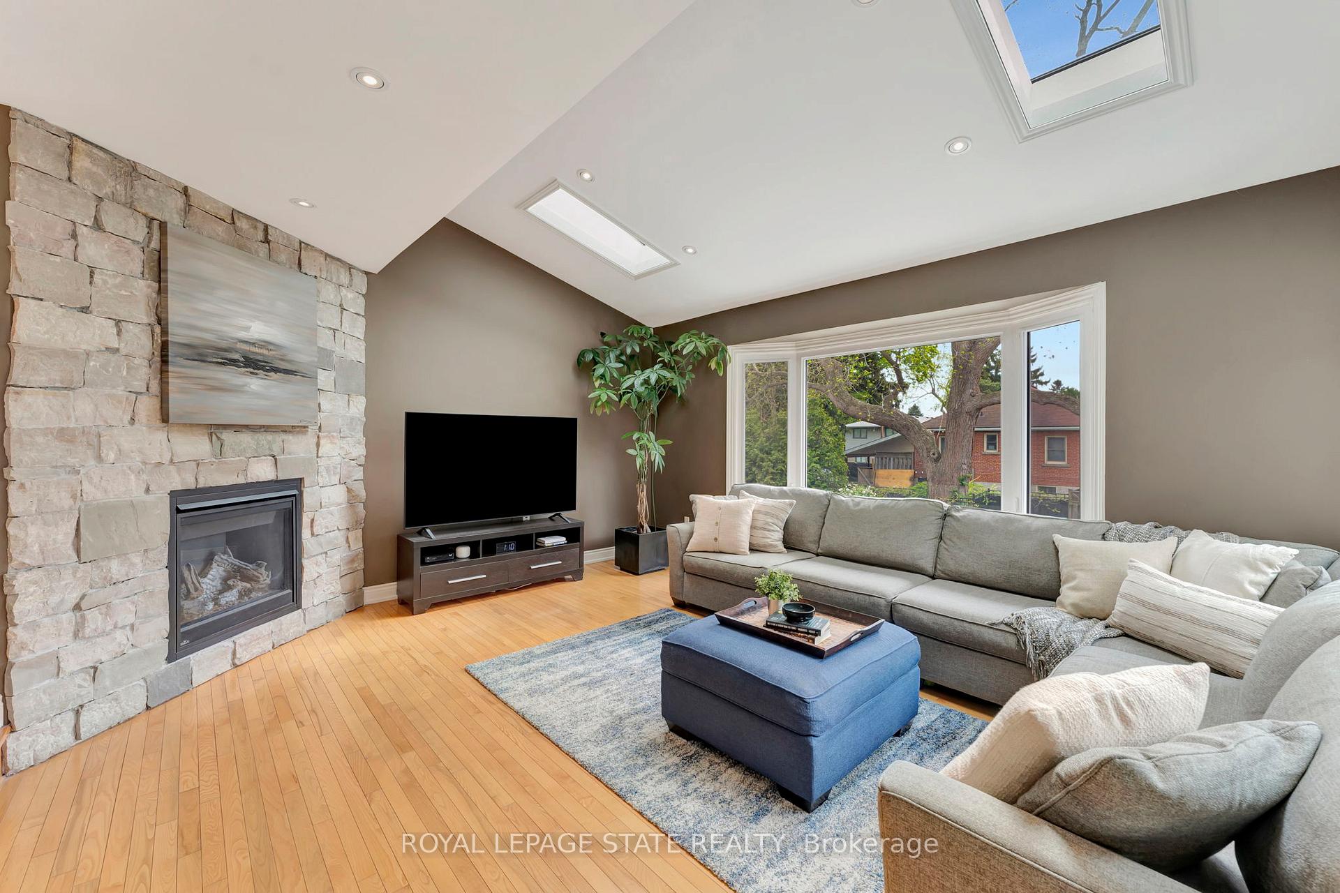 Photo 14 of 660 Highvalley Road, Hamilton, Ancaster — HOMEH