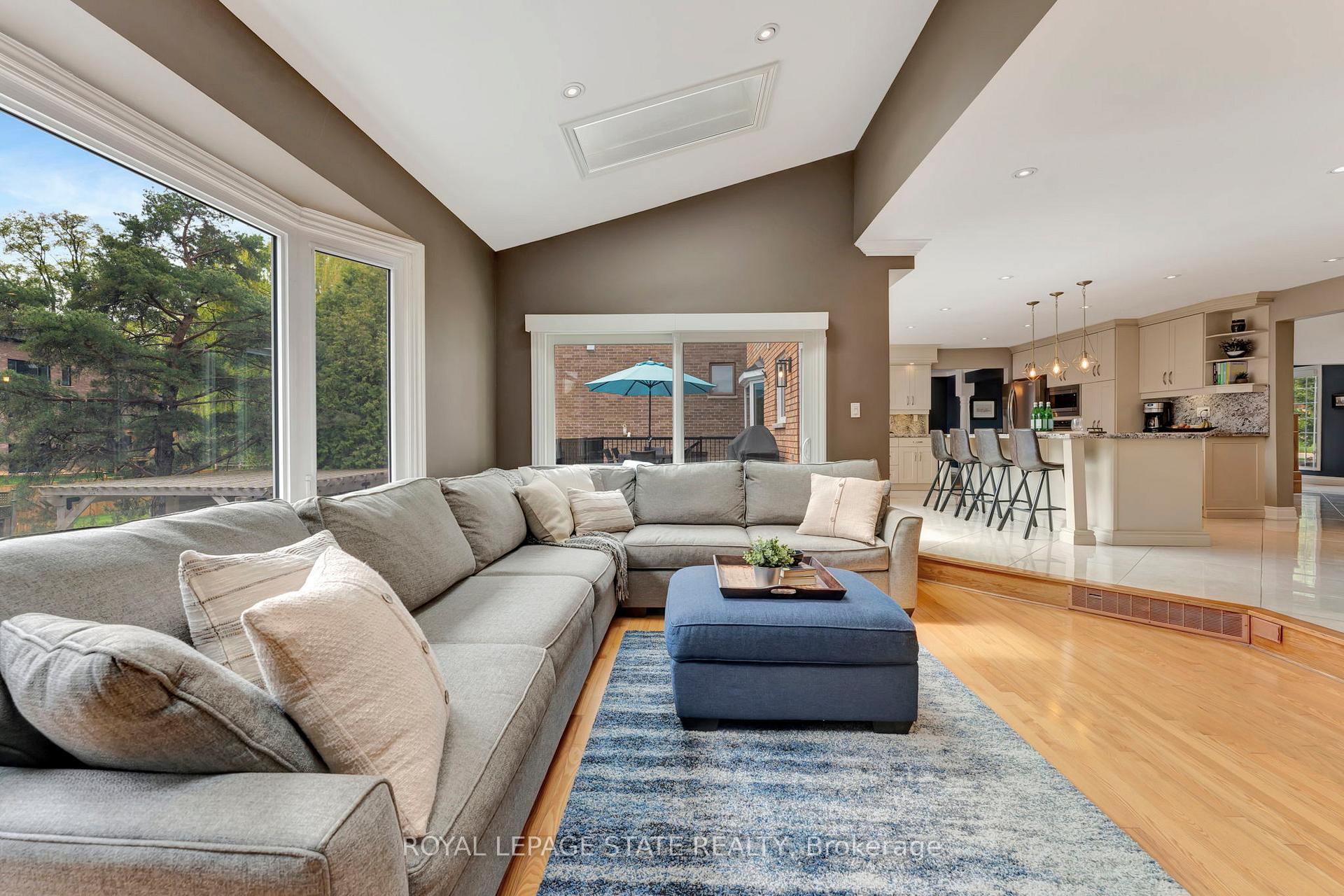 Photo 15 of 660 Highvalley Road, Hamilton, Ancaster — HOMEH