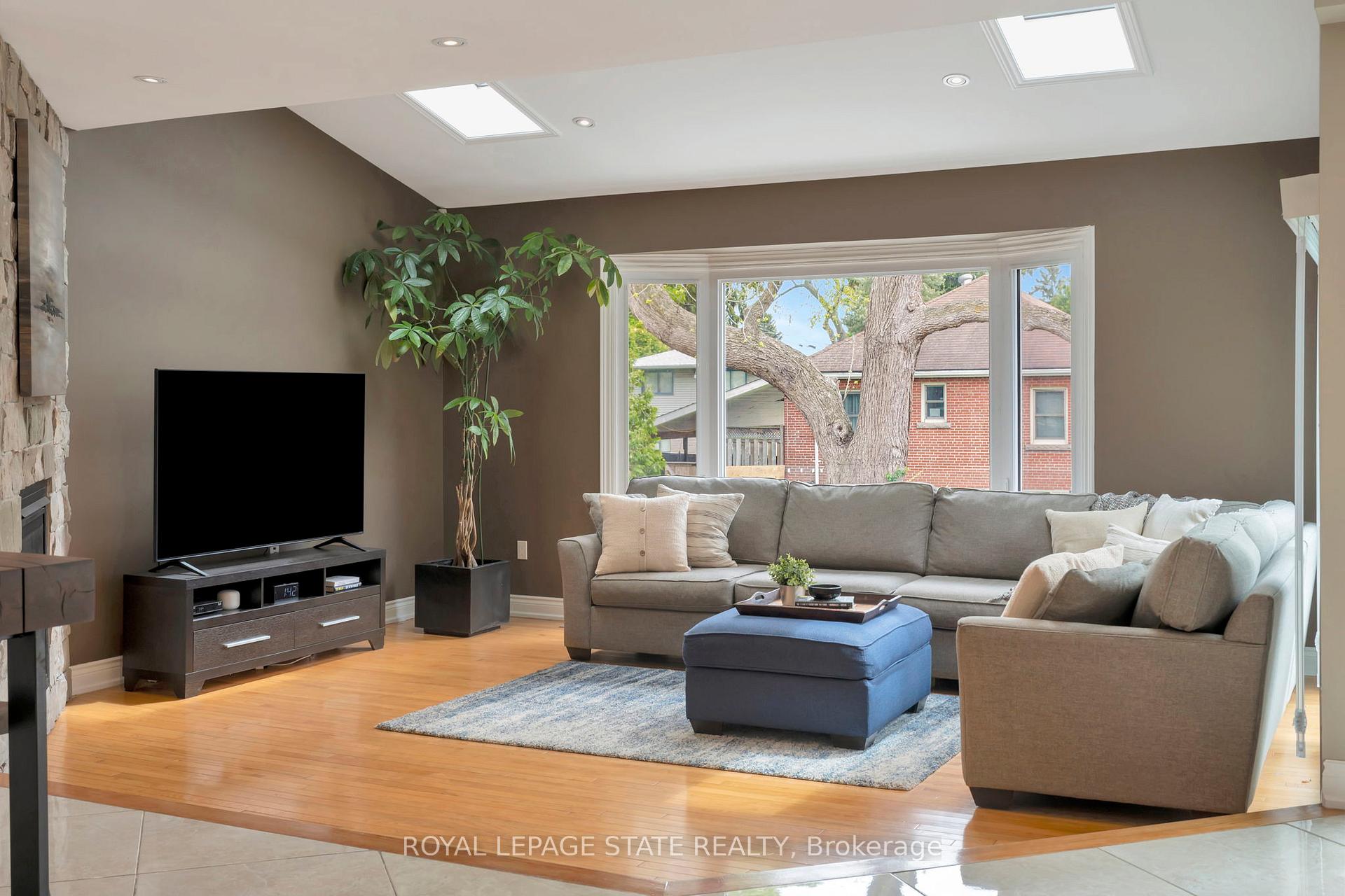 Photo 24 of 660 Highvalley Road, Hamilton, Ancaster — HOMEH