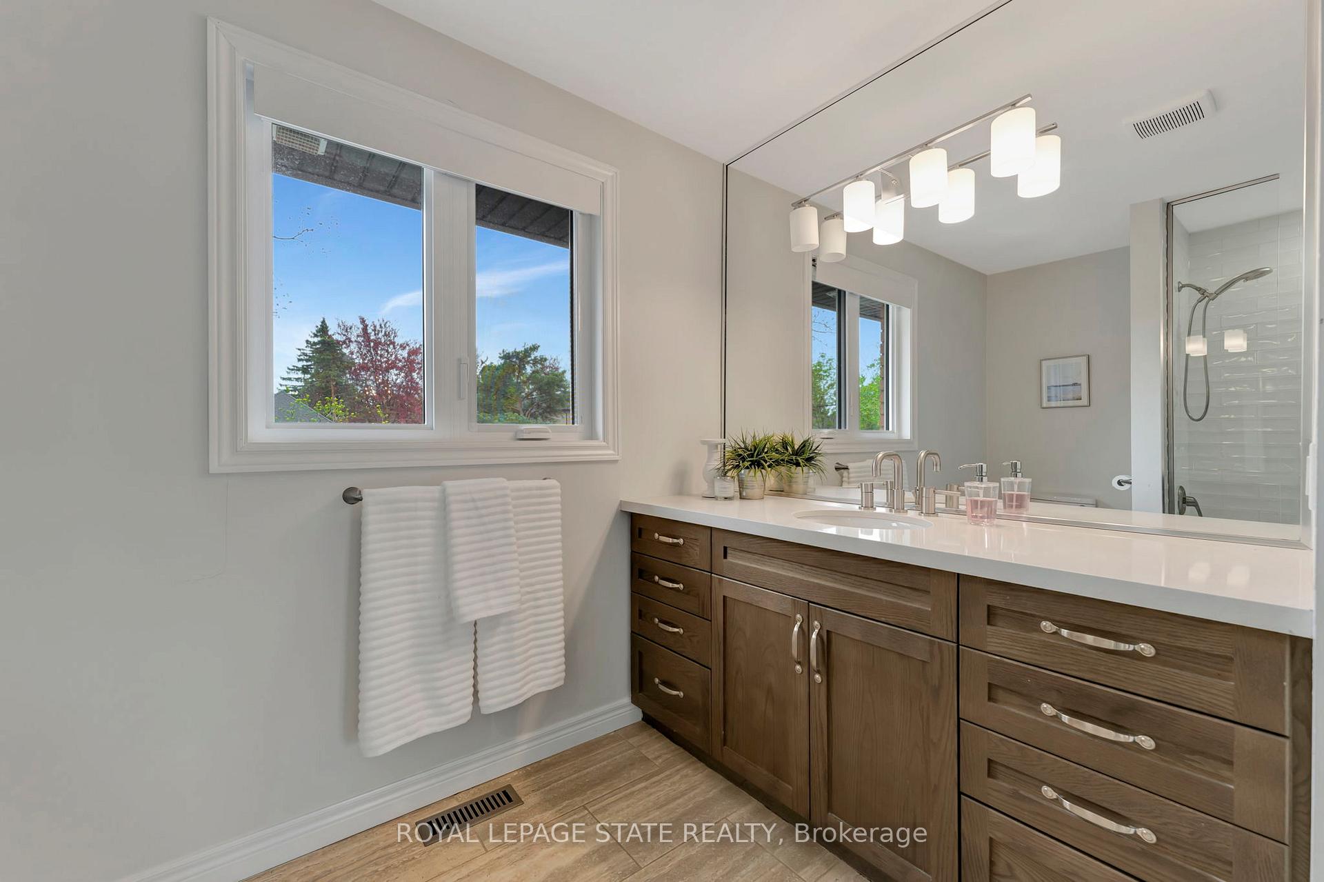 Photo 28 of 660 Highvalley Road, Hamilton, Ancaster — HOMEH