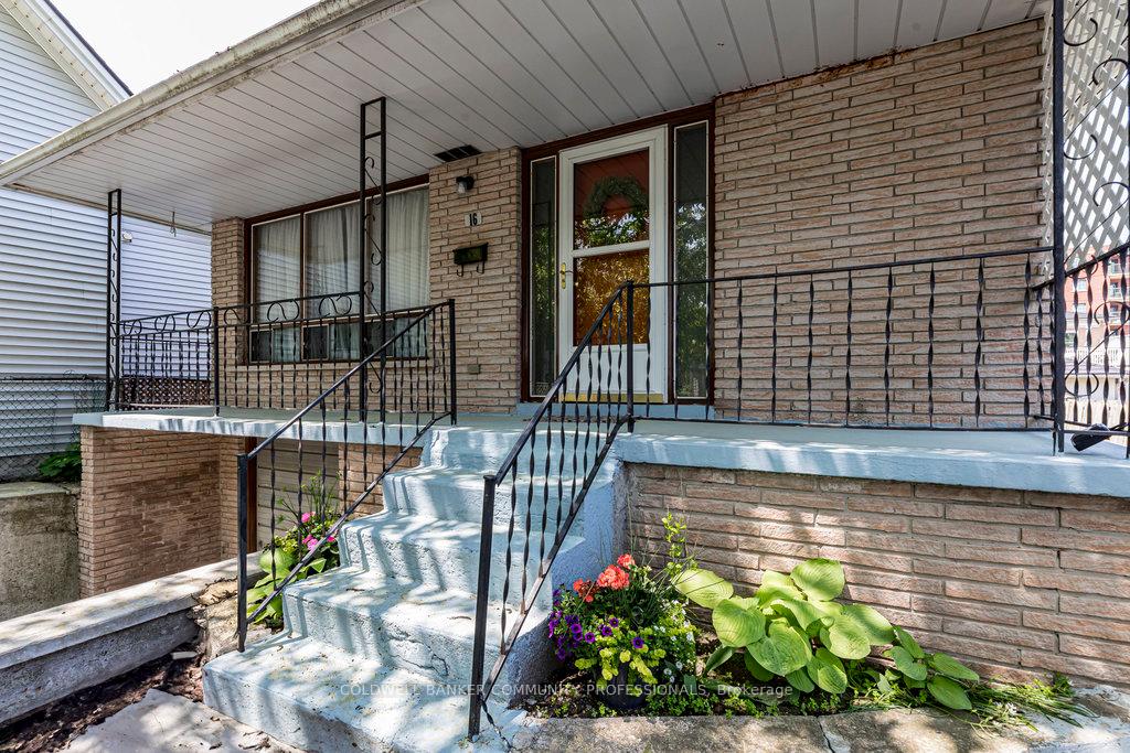 Photo 1 of 16 Elm Avenue, Hamilton, Stoney Creek — HOMEH
