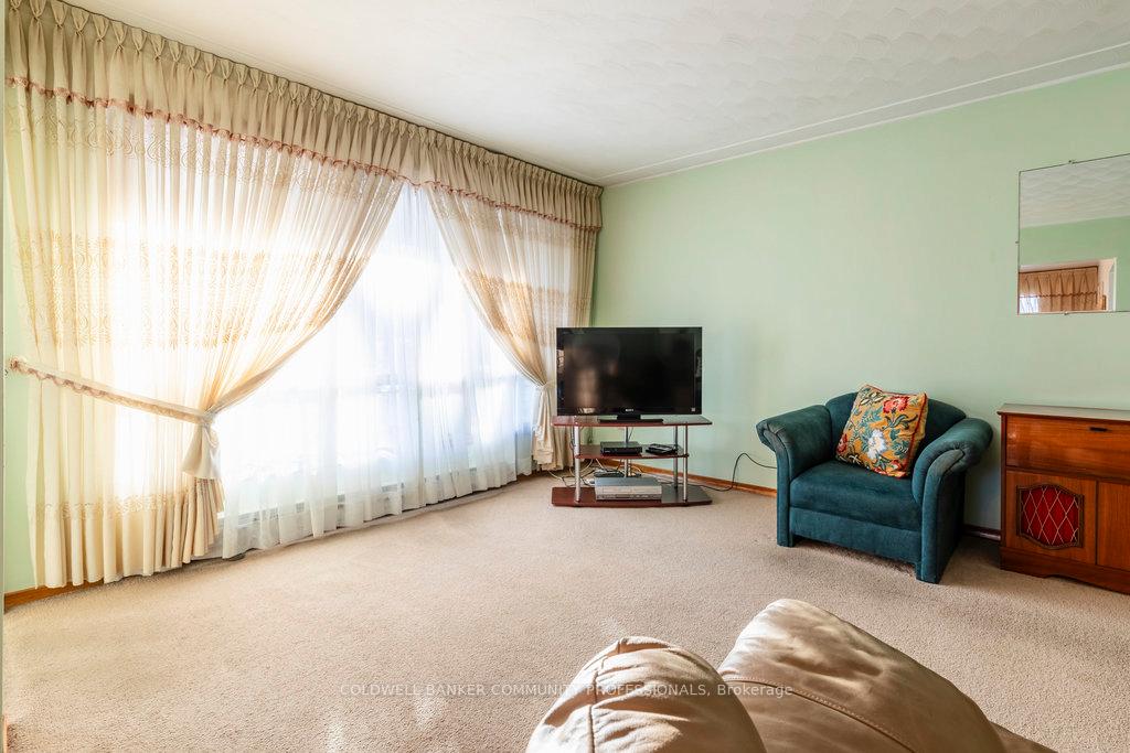 Photo 18 of 16 Elm Avenue, Hamilton, Stoney Creek — HOMEH