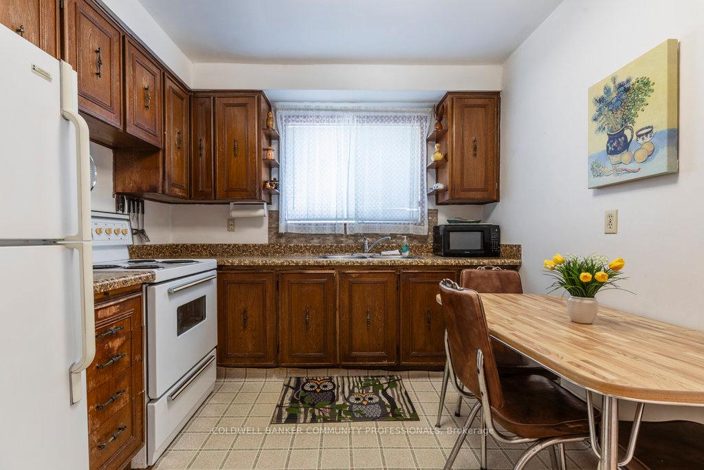 Photo 16 of 16 Elm Avenue, Hamilton, Stoney Creek — HOMEH