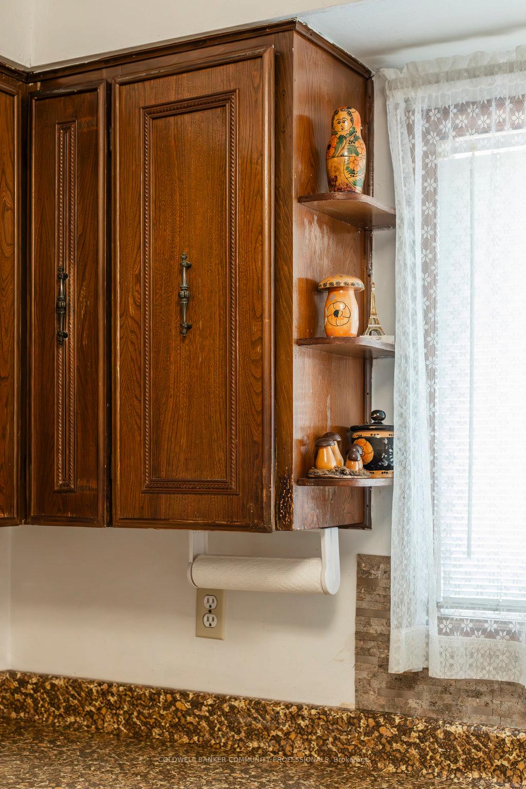 Photo 13 of 16 Elm Avenue, Hamilton, Stoney Creek — HOMEH