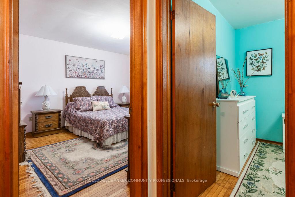 Photo 23 of 16 Elm Avenue, Hamilton, Stoney Creek — HOMEH