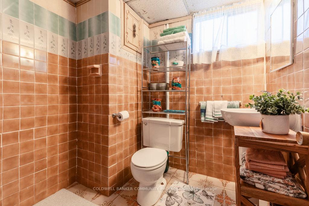 Photo 42 of 16 Elm Avenue, Hamilton, Stoney Creek — HOMEH