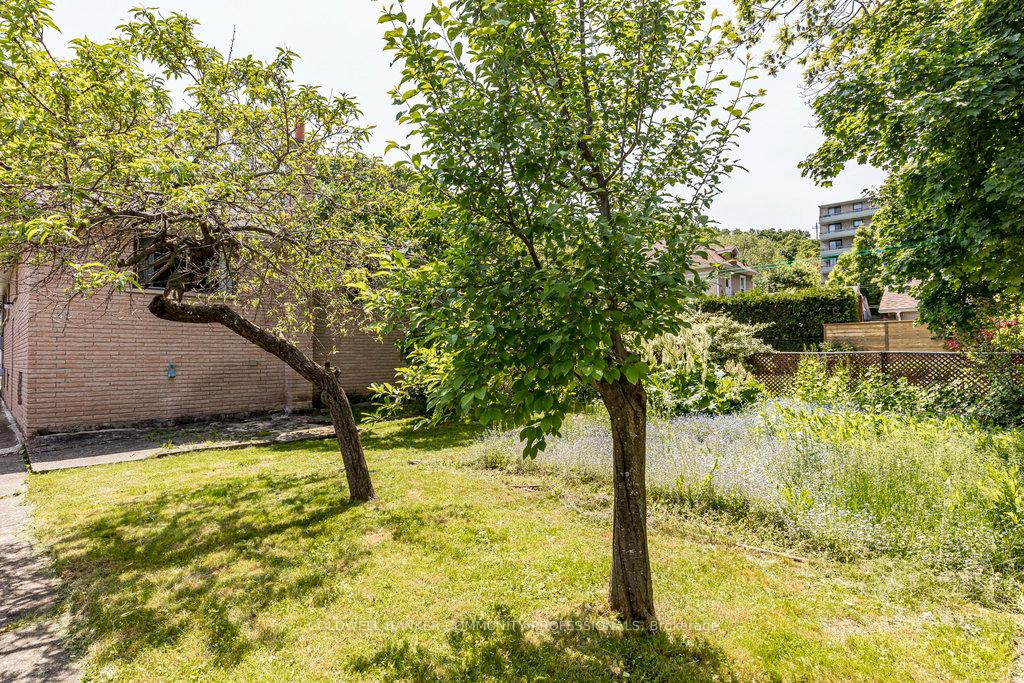 Photo 35 of 16 Elm Avenue, Hamilton, Stoney Creek — HOMEH