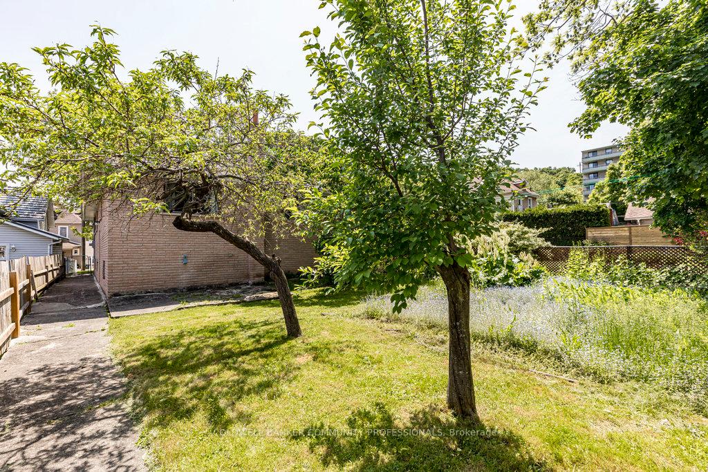 Photo 34 of 16 Elm Avenue, Hamilton, Stoney Creek — HOMEH