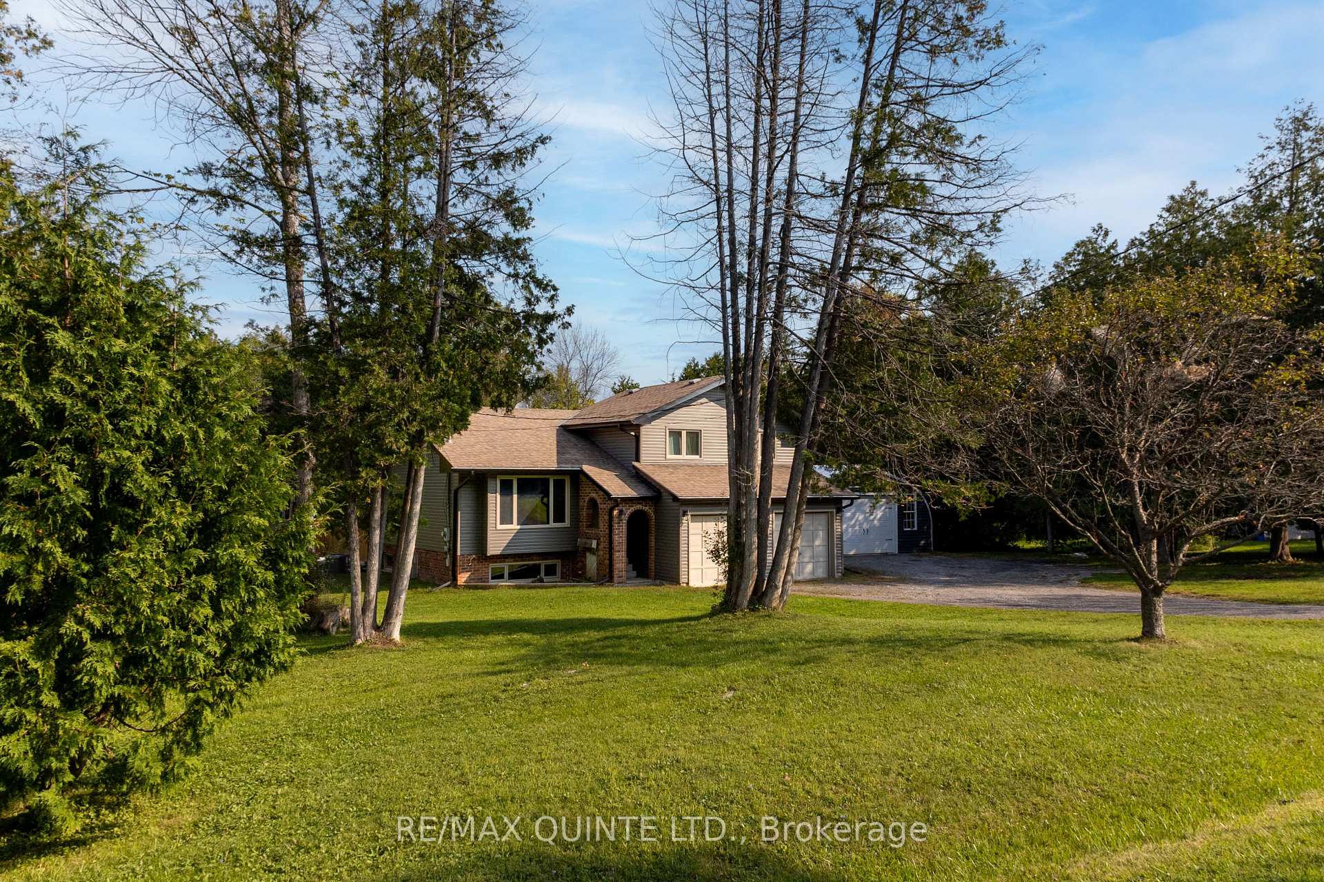 Photo 2 of 563 Thrasher Road, Belleville, Thurlow Ward — HOMEH