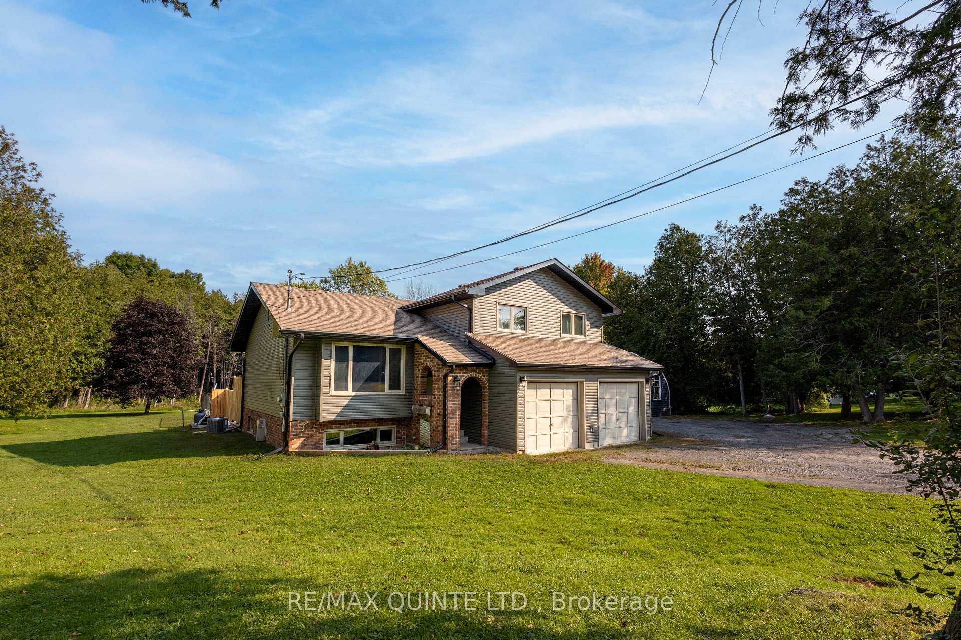 Photo 3 of 563 Thrasher Road, Belleville, Thurlow Ward — HOMEH