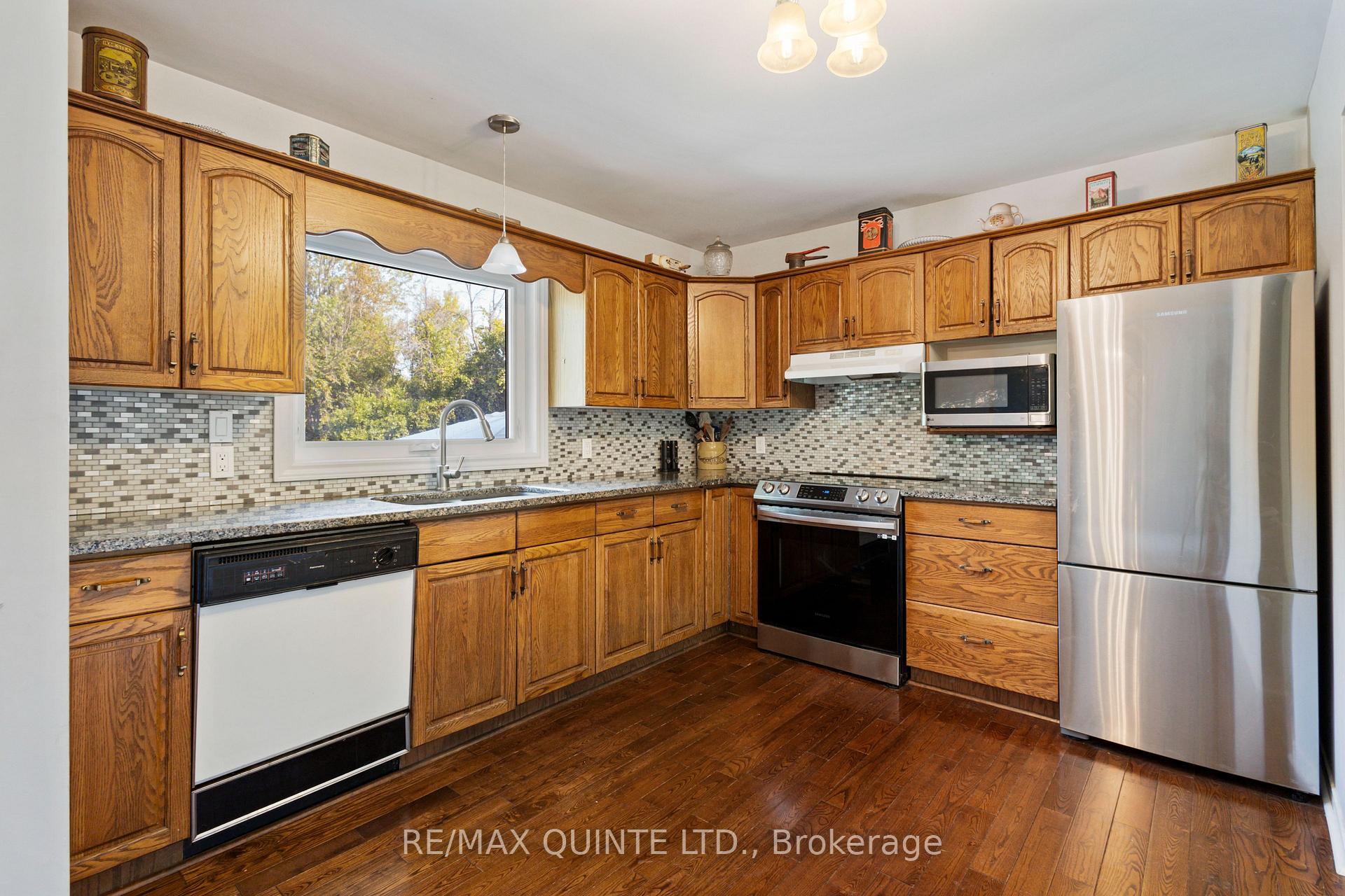 Photo 8 of 563 Thrasher Road, Belleville, Thurlow Ward — HOMEH