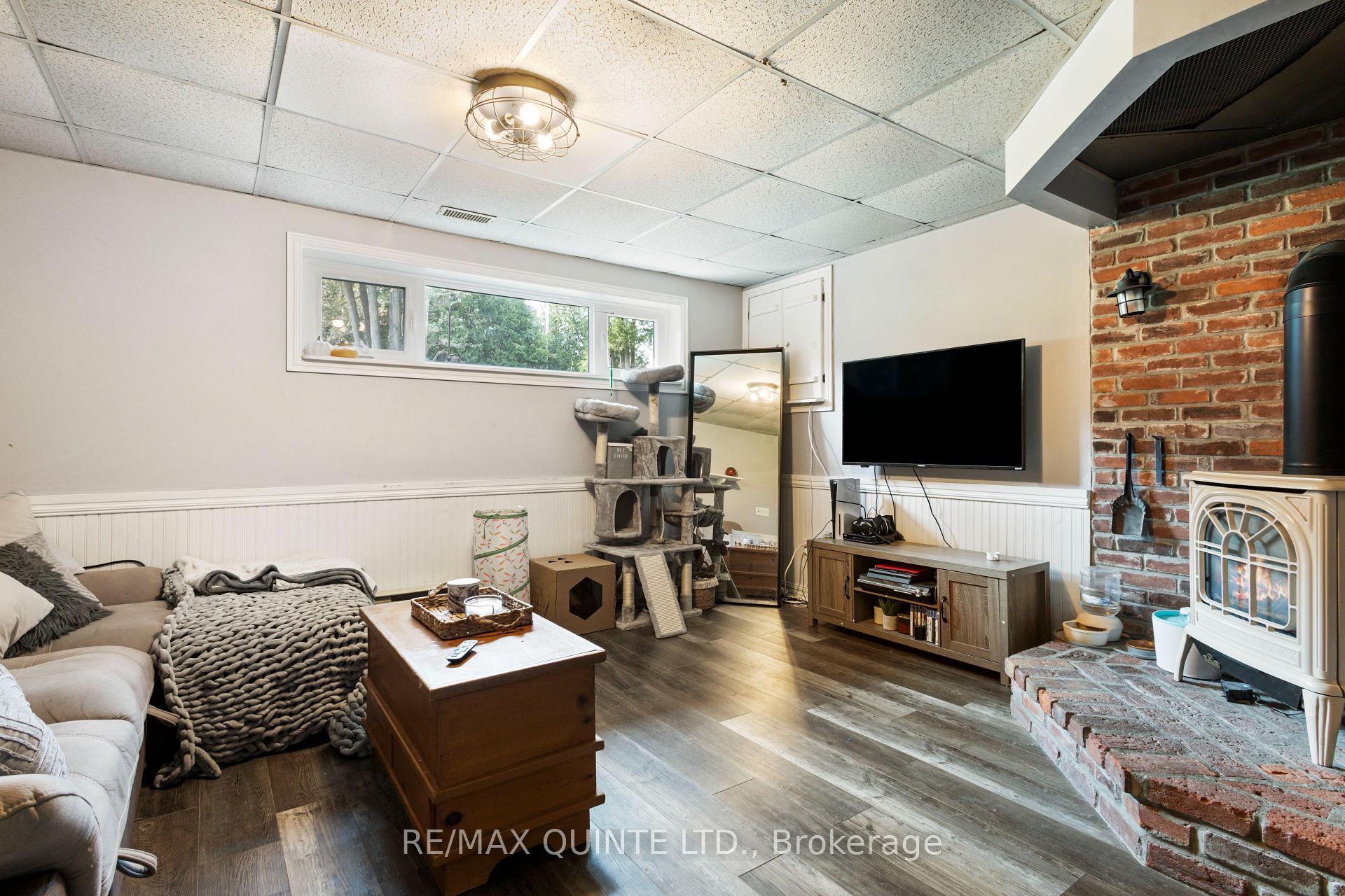 Photo 16 of 563 Thrasher Road, Belleville, Thurlow Ward — HOMEH