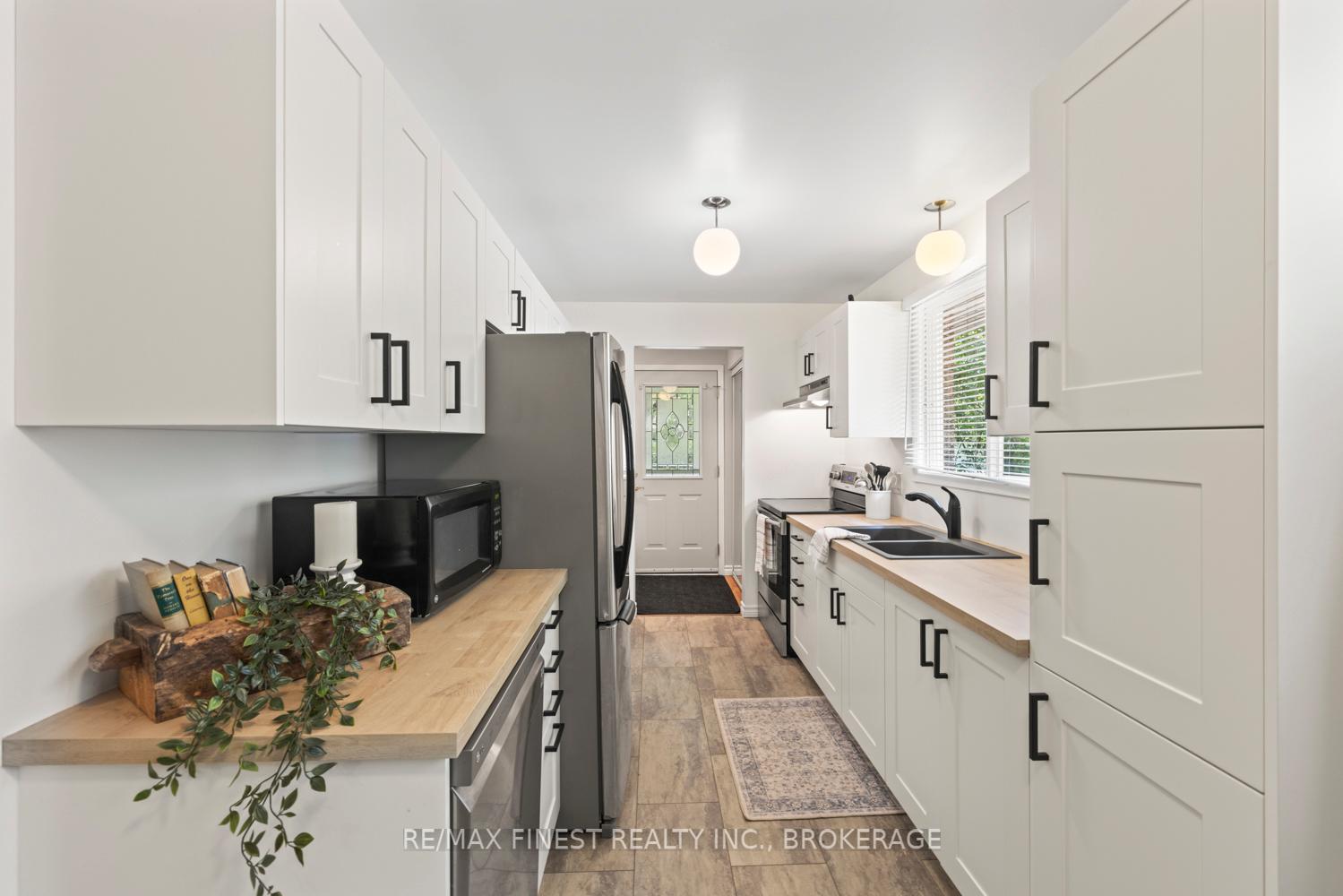 Photo 2 of 49 Limeridge Drive, Kingston, Kingston East (Incl Barret Crt) — HOMEH